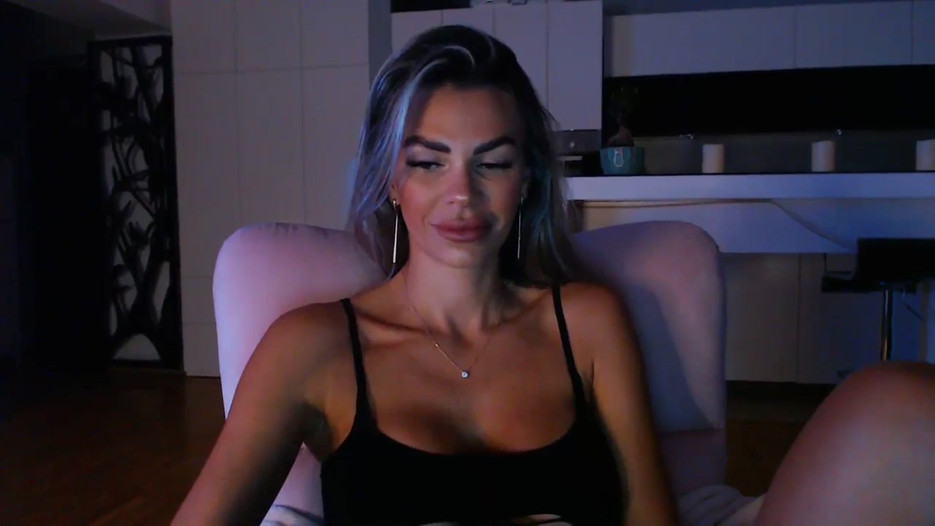 Gallery image thumbnail from D_y_y's myfreecams stream on, 09/12/2024, 04:42 image 6 of 20