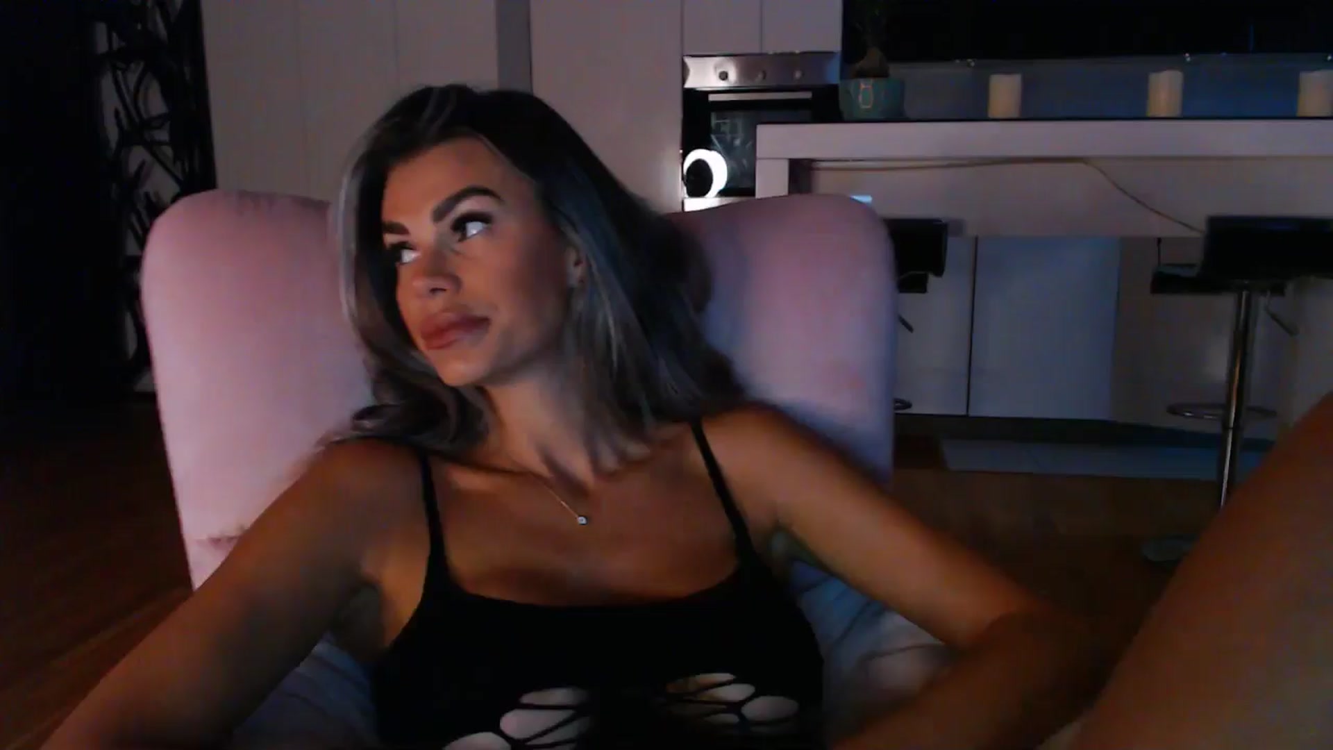 Gallery image thumbnail from D_y_y's myfreecams stream on, 09/12/2024, 04:42 image 12 of 20