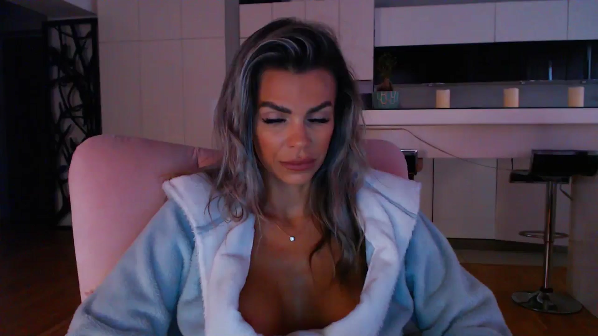 Gallery image thumbnail from D_y_y's myfreecams stream on, 09/16/2024, 04:33 image 20 of 20