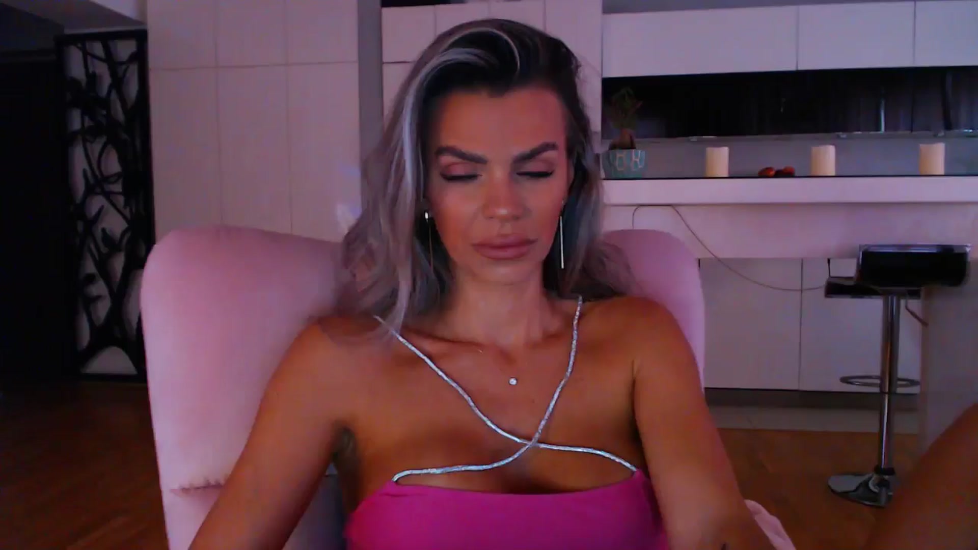 Gallery image thumbnail from D_y_y's myfreecams stream on, 09/22/2024, 04:54 image 8 of 20