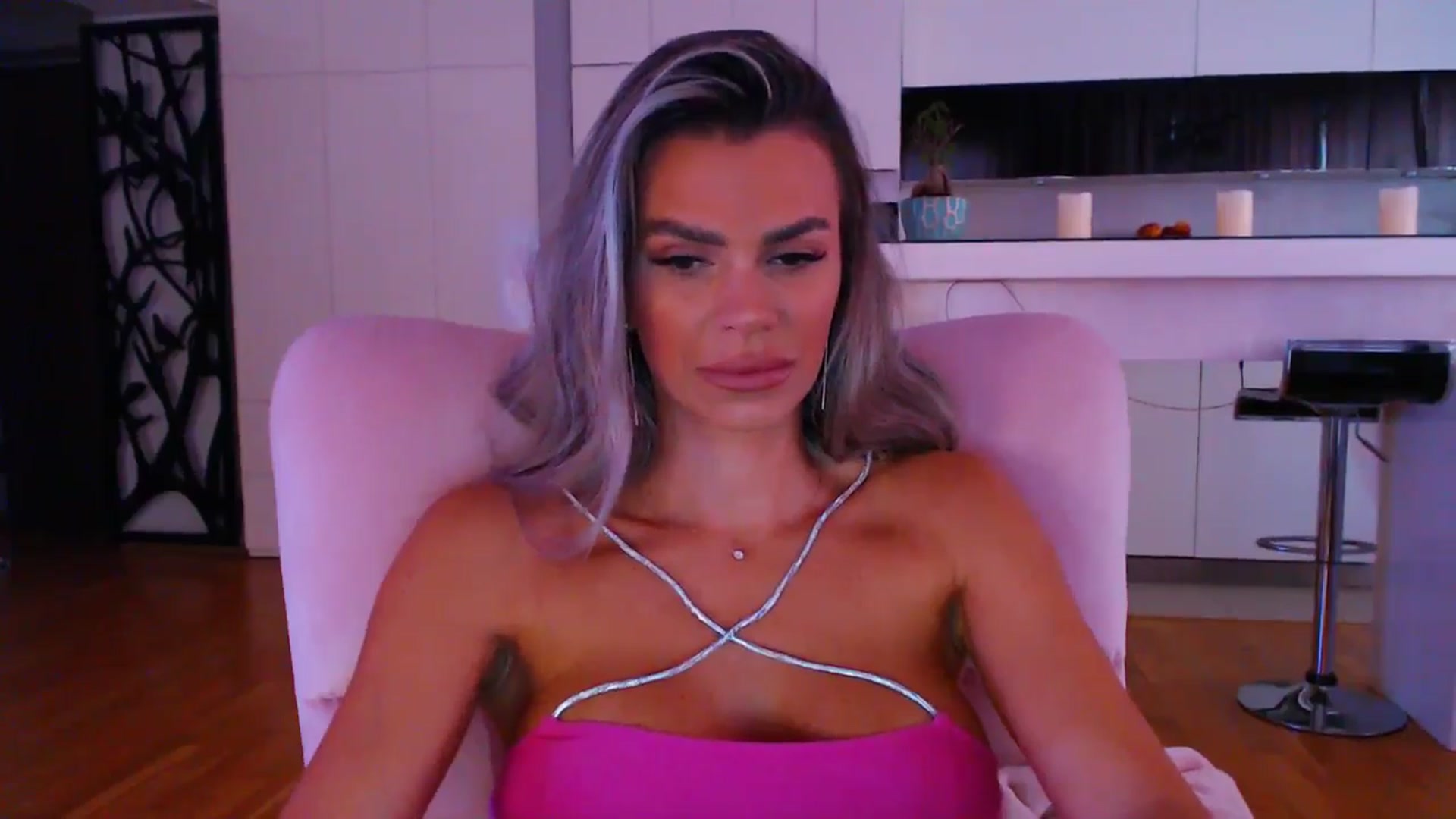 Gallery image thumbnail from D_y_y's myfreecams stream on, 09/22/2024, 04:54 image 18 of 20