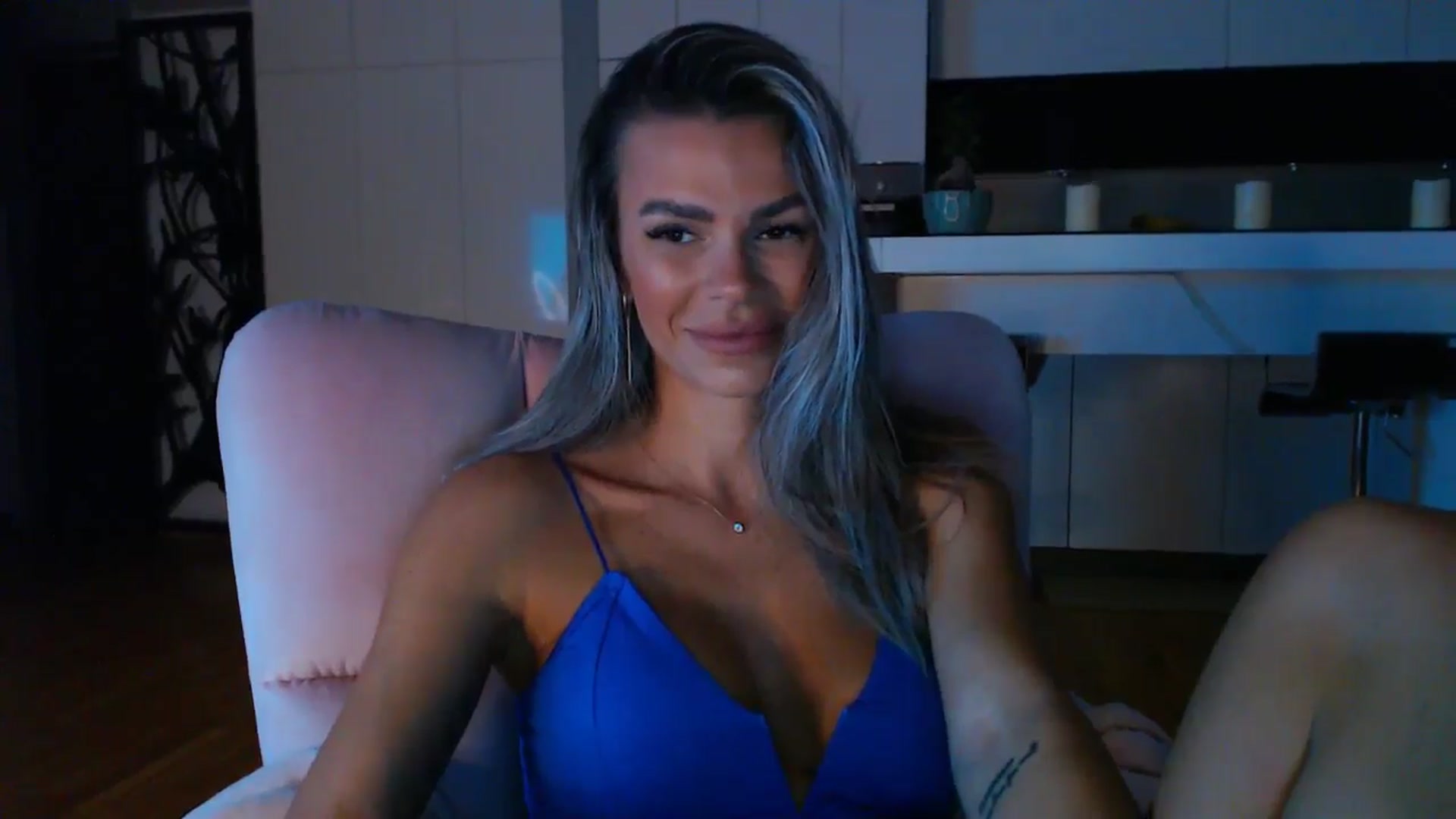 Gallery image thumbnail from D_y_y's myfreecams stream on, 09/25/2024, 04:30 image 9 of 20