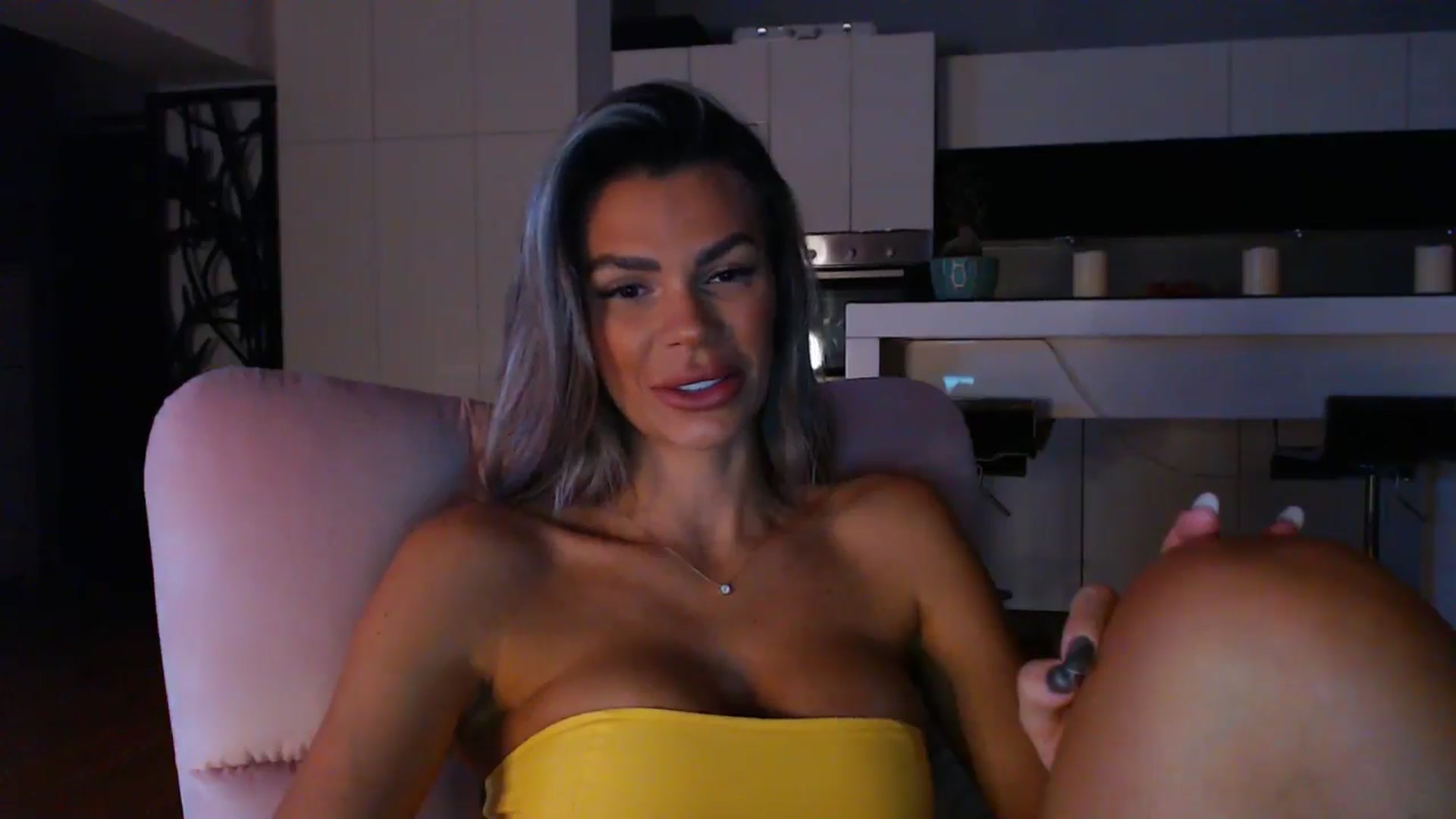 Gallery image thumbnail from D_y_y's myfreecams stream on, 09/28/2024, 04:17 image 9 of 20