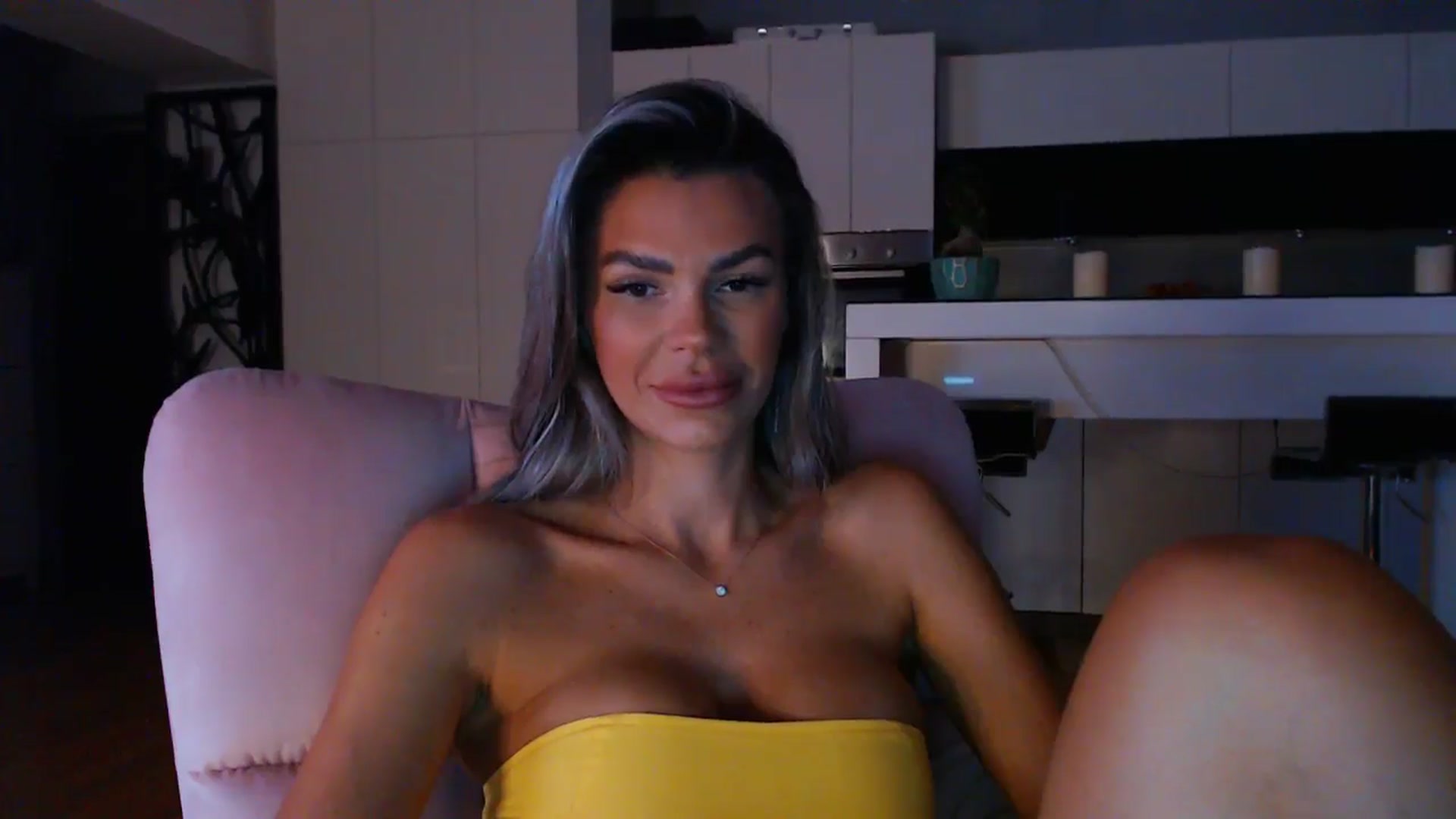 Gallery image thumbnail from D_y_y's myfreecams stream on, 09/28/2024, 04:17 image 7 of 20