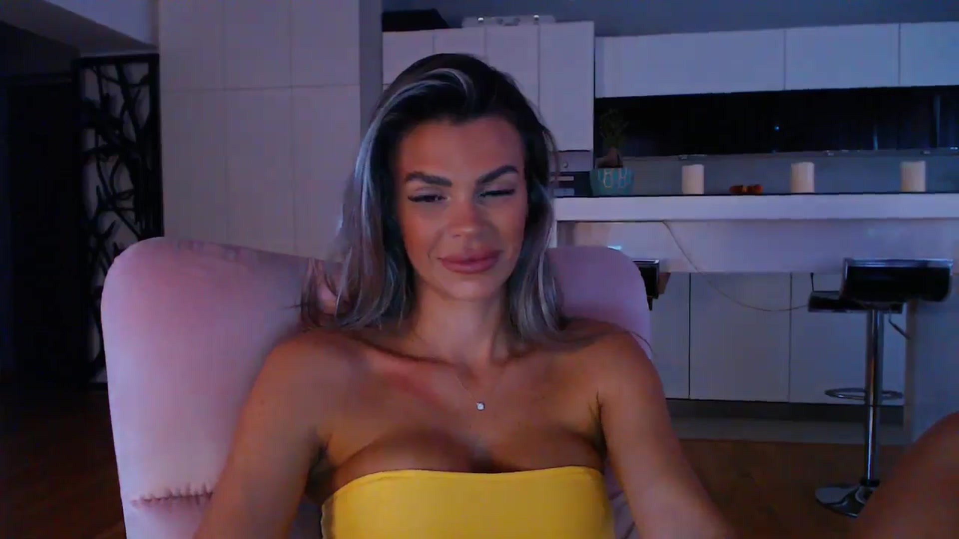 Gallery image thumbnail from D_y_y's myfreecams stream on, 09/28/2024, 04:51 image 15 of 20