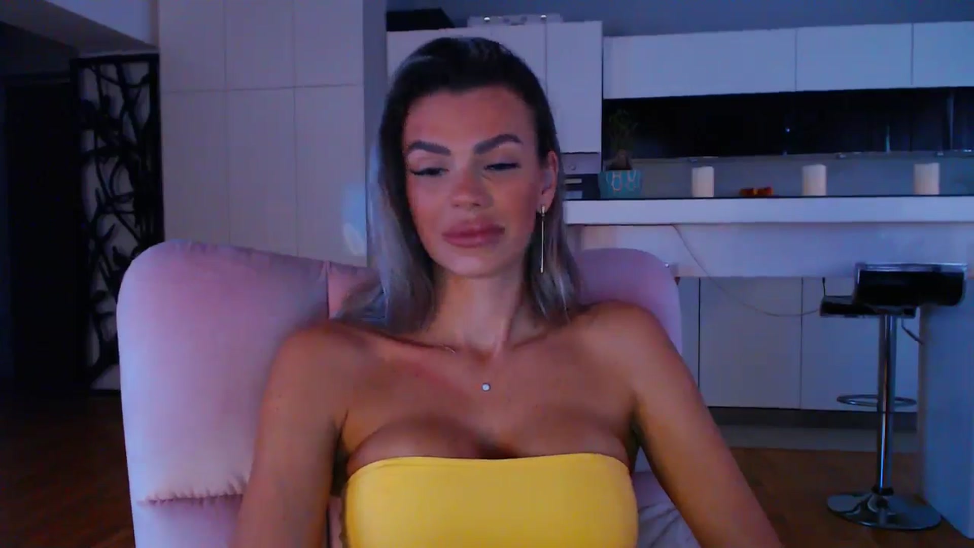 Gallery image thumbnail from D_y_y's myfreecams stream on, 09/28/2024, 04:51 image 19 of 20