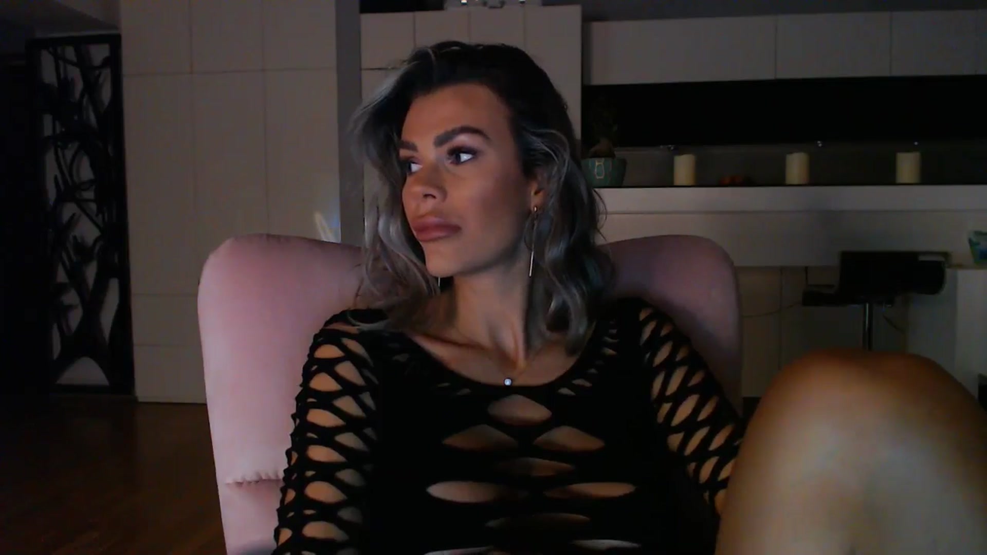 Gallery image thumbnail from D_y_y's myfreecams stream on, 10/01/2024, 04:57 image 2 of 20