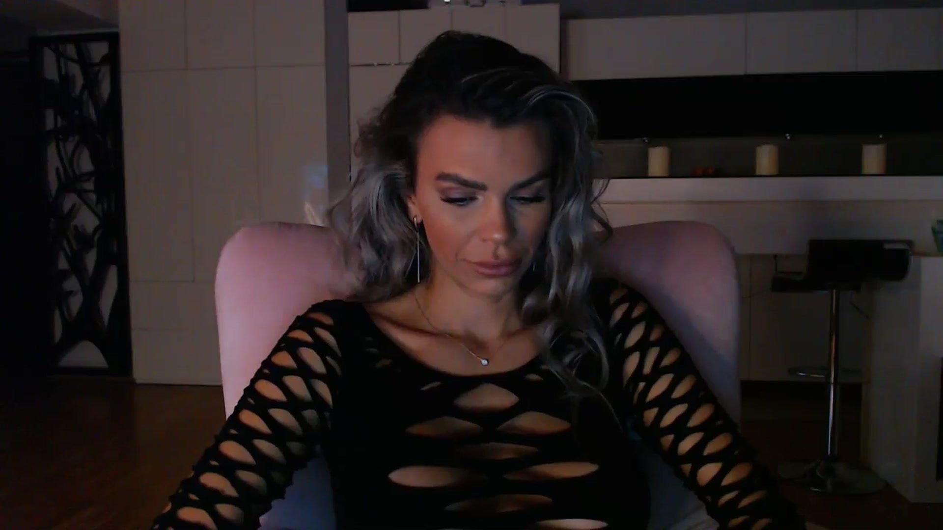 Gallery image thumbnail from D_y_y's myfreecams stream on, 10/01/2024, 04:57 image 4 of 20