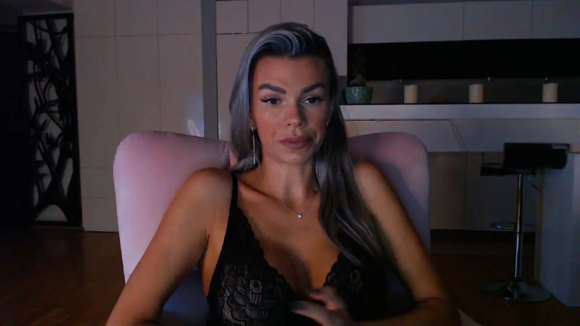 Gallery image thumbnail from D_y_y's myfreecams stream on, 10/04/2024, 04:21 image 4 of 20