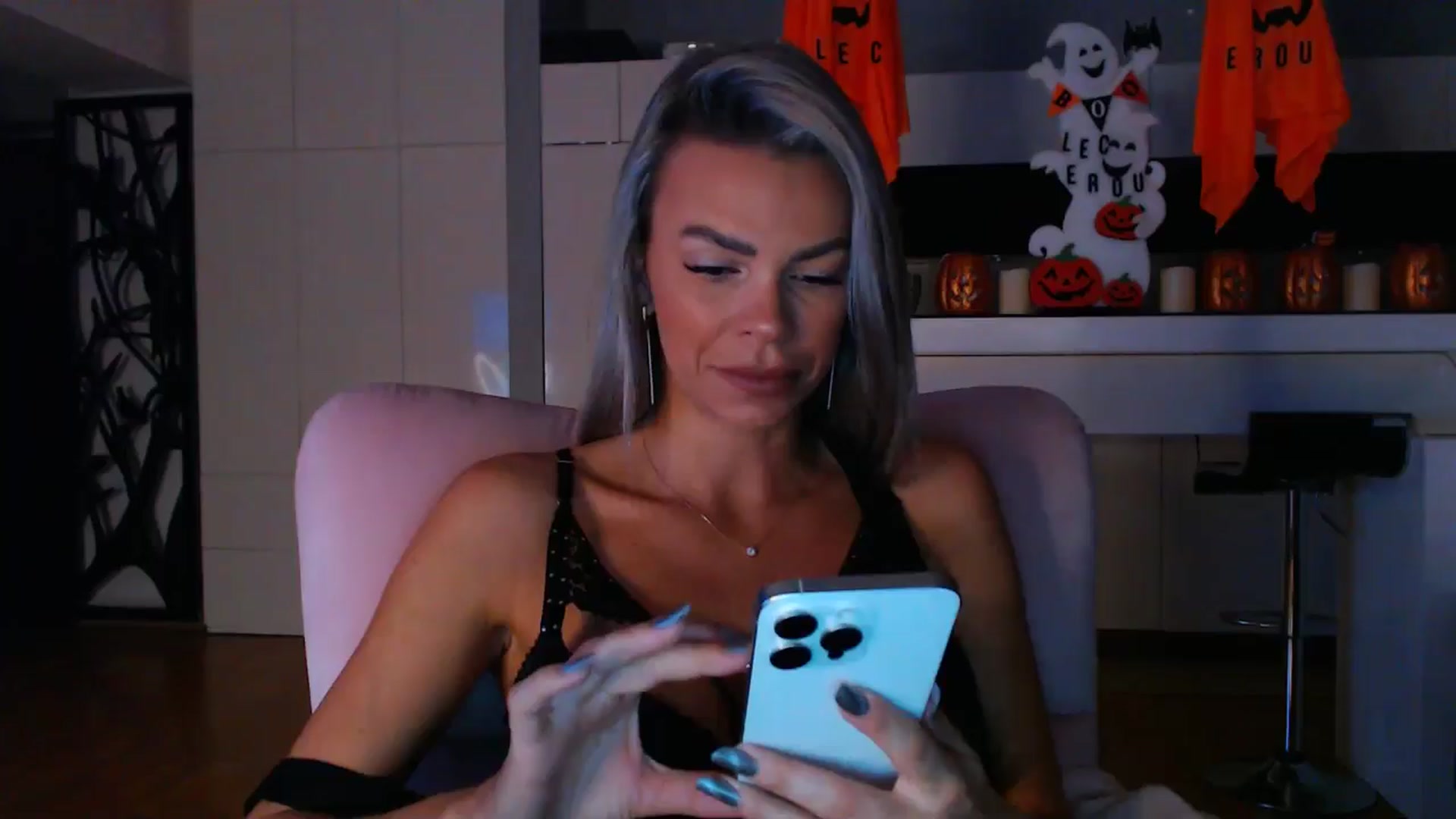 Gallery image thumbnail from D_y_y's myfreecams stream on, 10/07/2024, 04:49 image 1 of 20