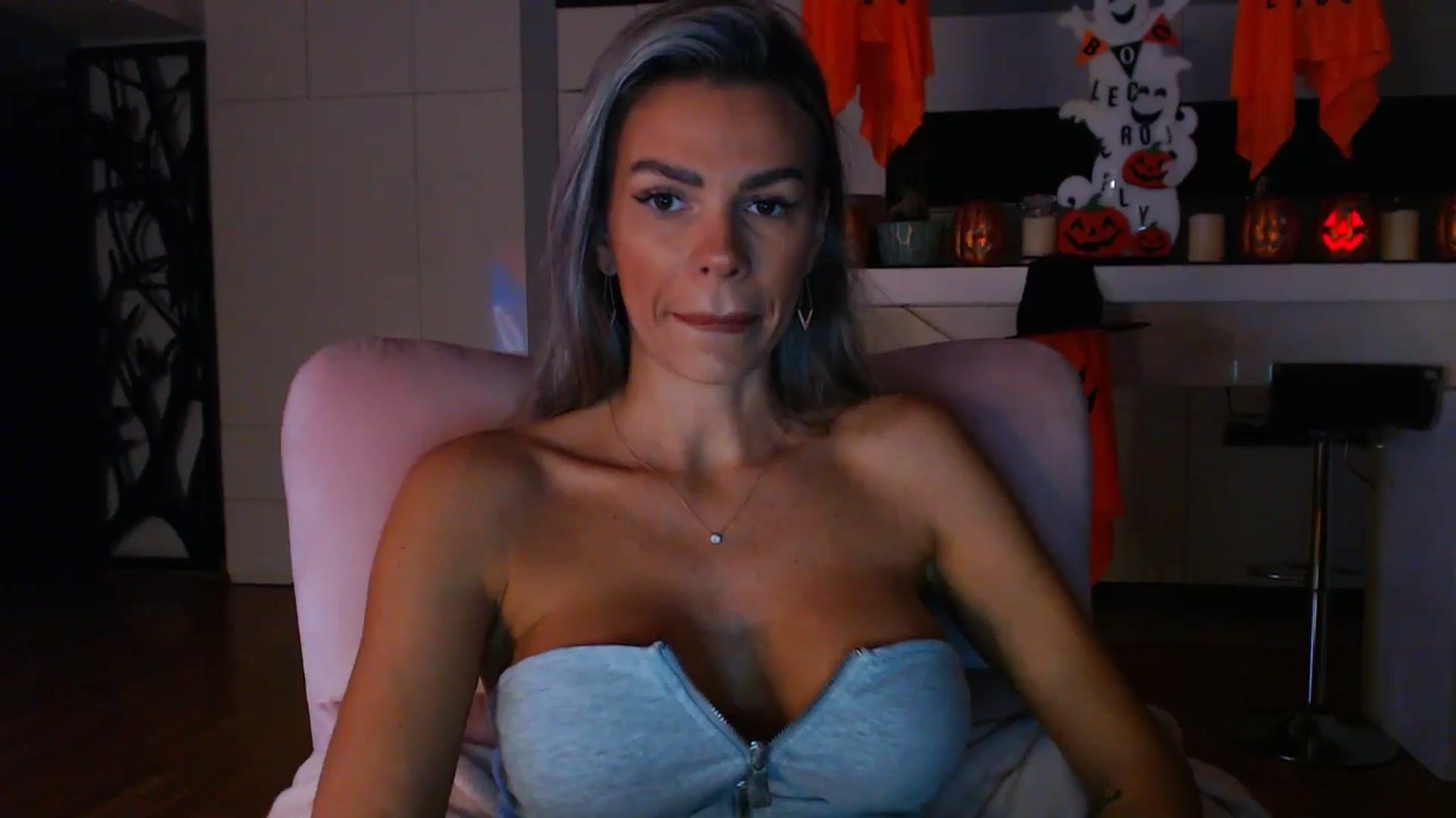 Gallery image thumbnail from D_y_y's myfreecams stream on, 10/16/2024, 05:05 image 5 of 20