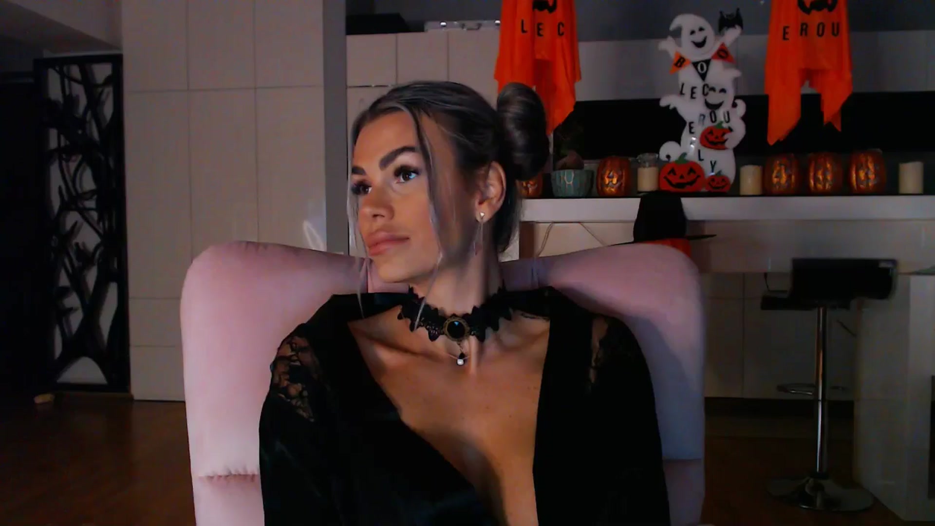 Gallery image thumbnail from D_y_y's myfreecams stream on, 10/19/2024, 04:36 image 20 of 20