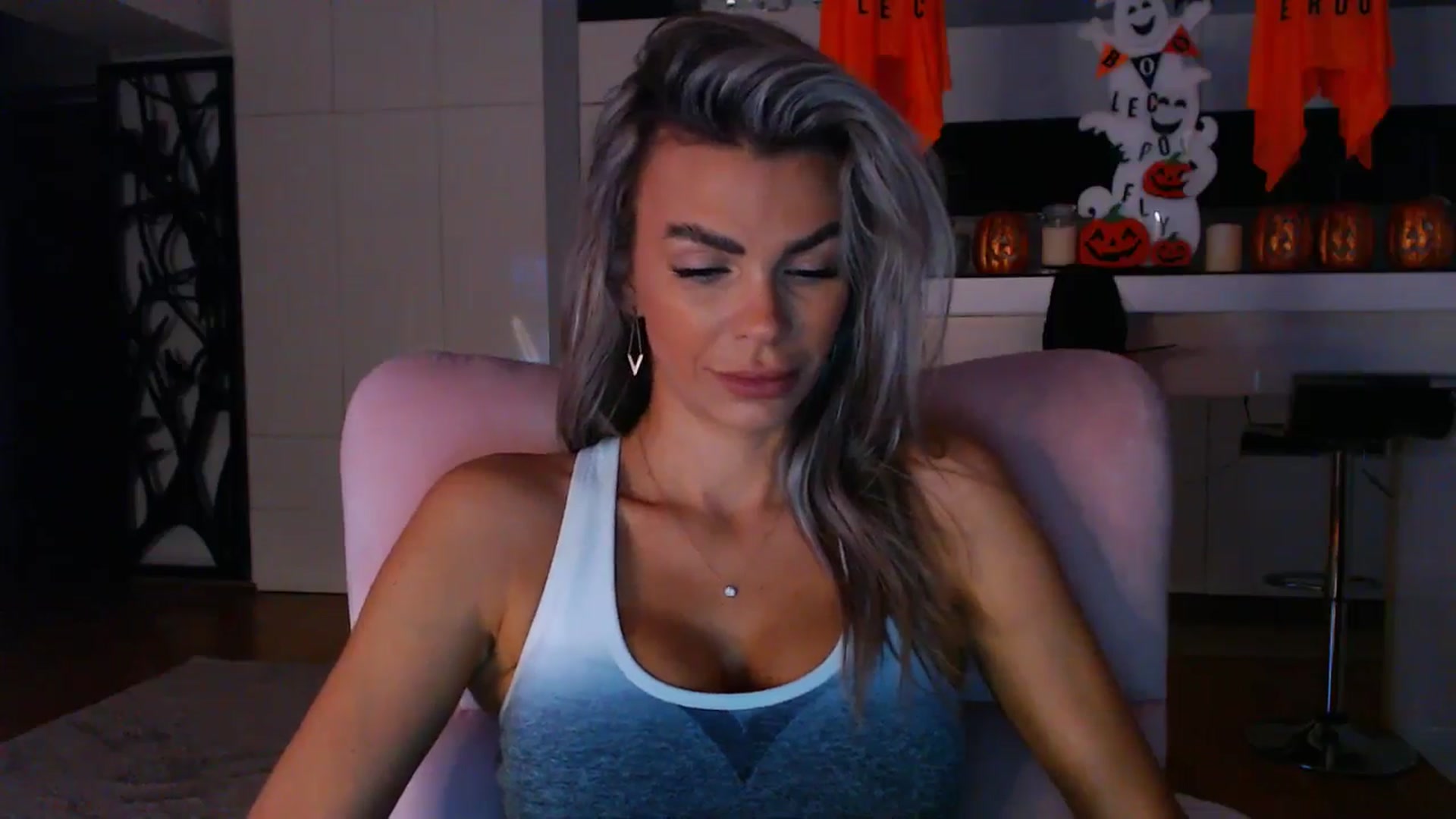 Gallery image thumbnail from D_y_y's myfreecams stream on, 10/24/2024, 05:01 image 17 of 20