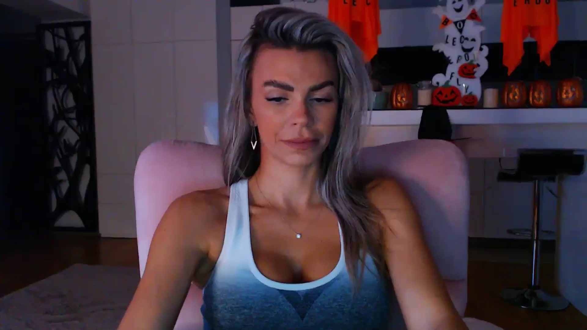 Gallery image thumbnail from D_y_y's myfreecams stream on, 10/24/2024, 05:01 image 18 of 20
