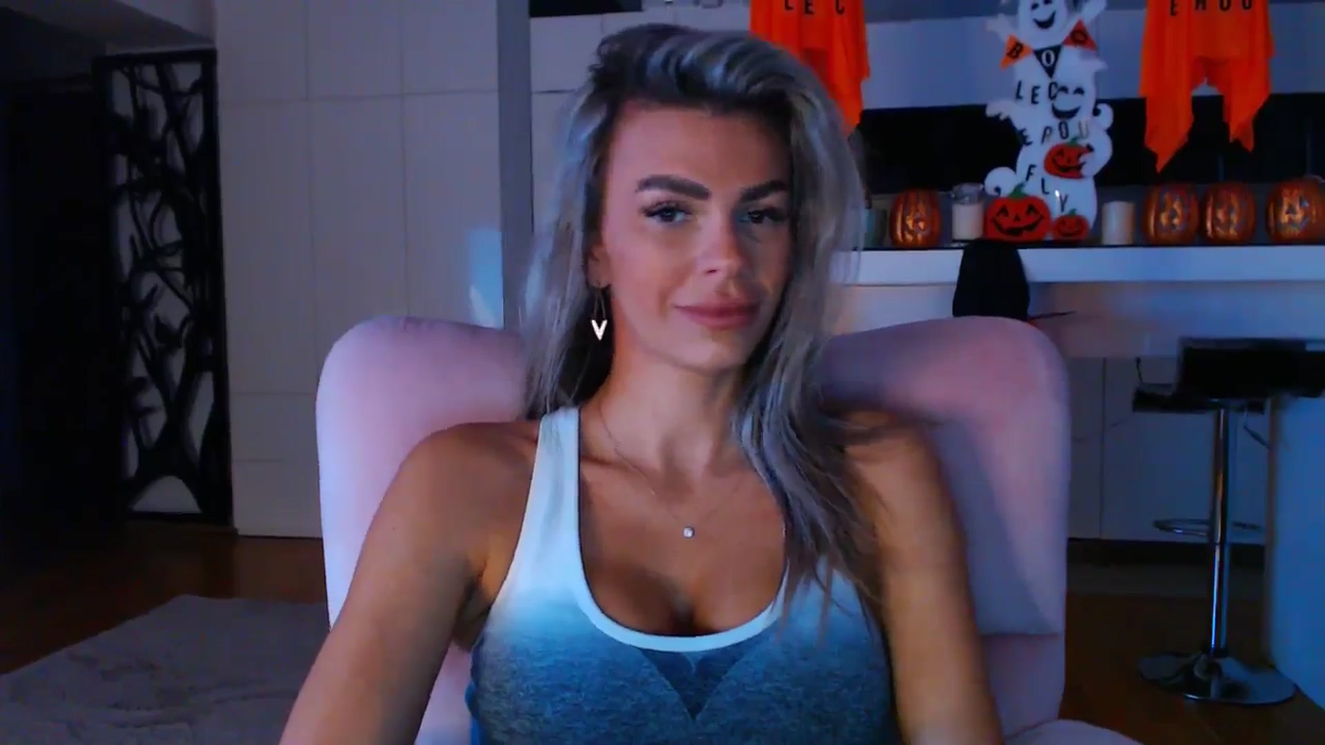 Gallery image thumbnail from D_y_y's myfreecams stream on, 10/24/2024, 05:01 image 19 of 20