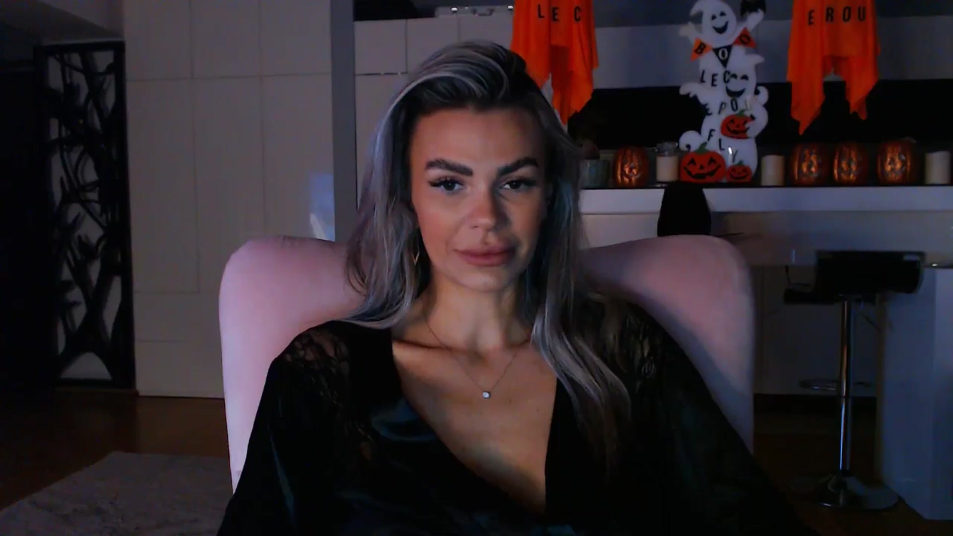 Gallery image thumbnail from D_y_y's myfreecams stream on, 10/24/2024, 05:01 image 12 of 20