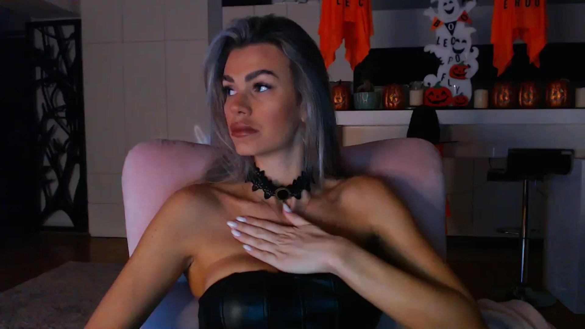 Gallery image thumbnail from D_y_y's myfreecams stream on, 10/25/2024, 04:52 image 1 of 20