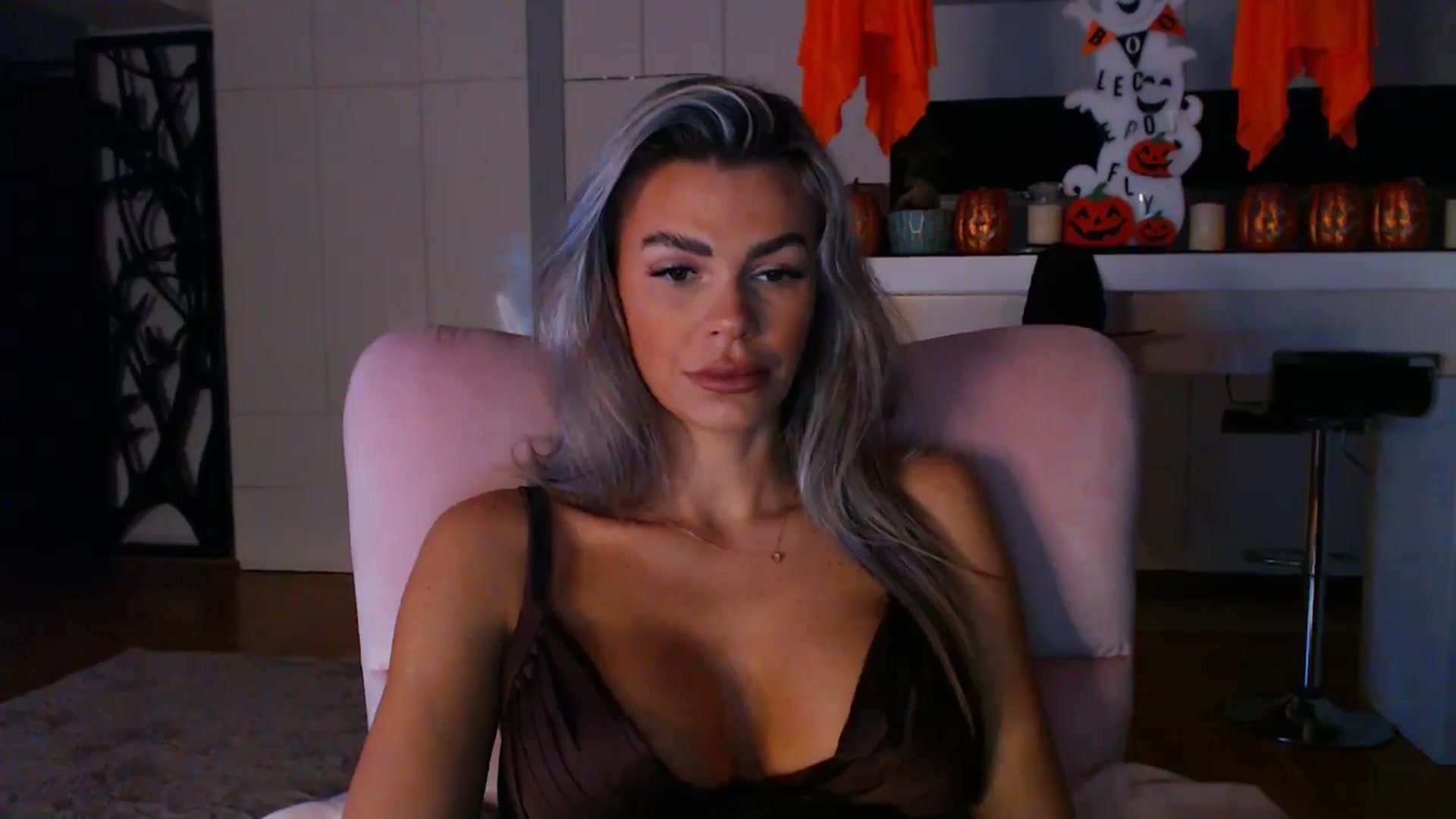 Gallery image thumbnail from D_y_y's myfreecams stream on, 10/26/2024, 05:31 image 11 of 20