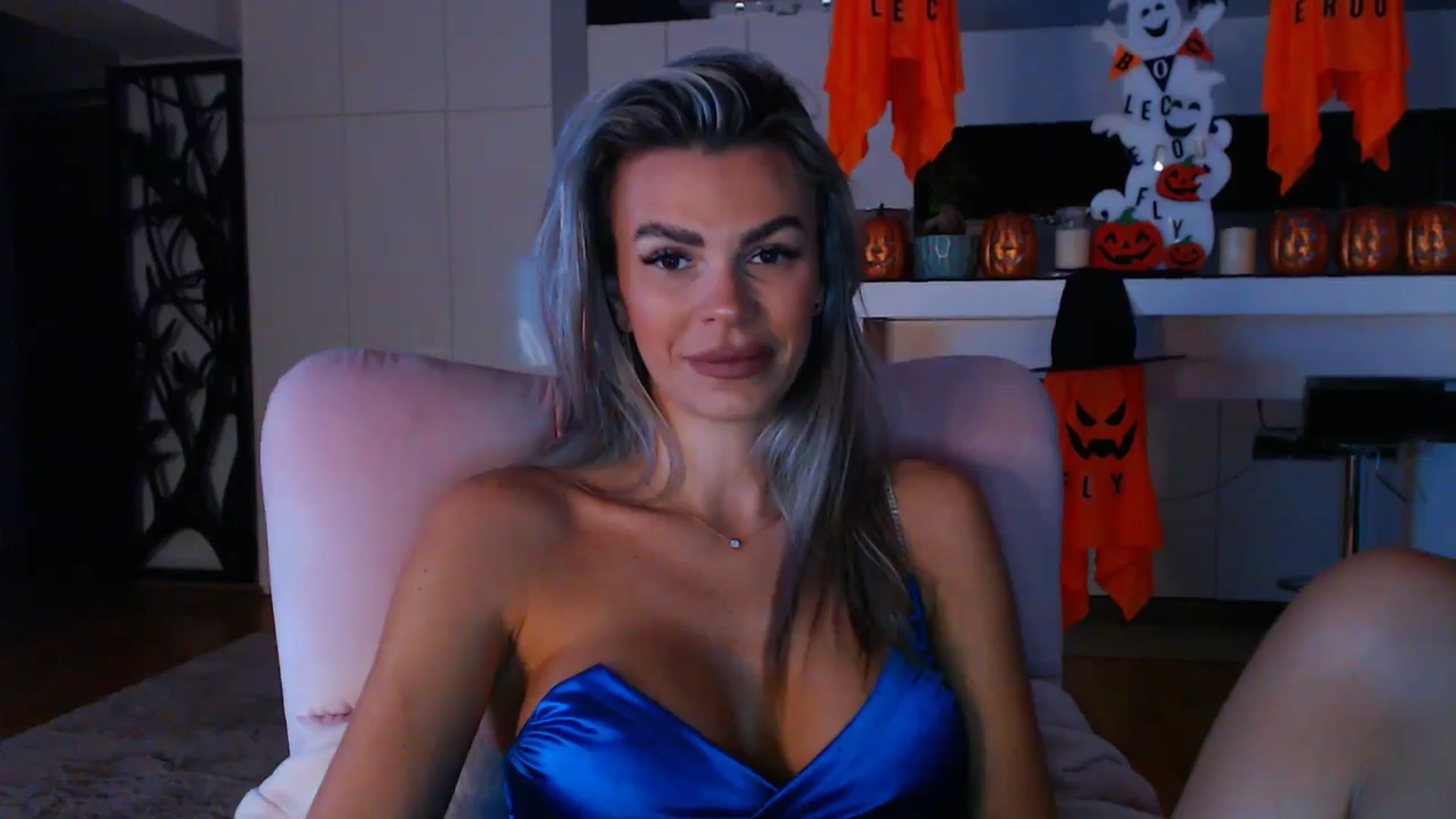 Gallery image thumbnail from D_y_y's myfreecams stream on, 10/27/2024, 05:29 image 12 of 20