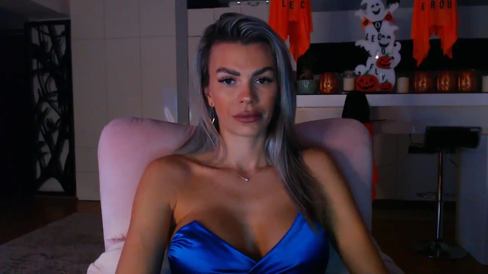 Gallery image thumbnail from D_y_y's myfreecams stream on, 10/27/2024, 05:29 image 11 of 20