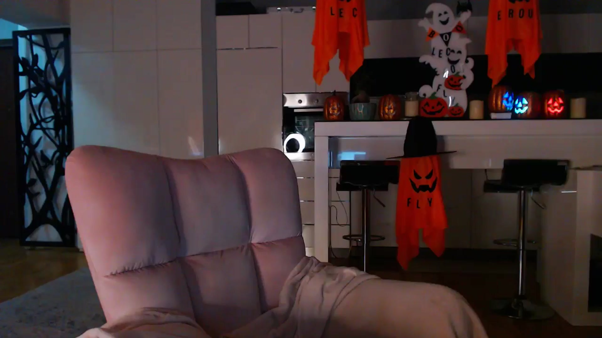 Gallery image thumbnail from D_y_y's myfreecams stream on, 10/30/2024, 04:12 image 19 of 20