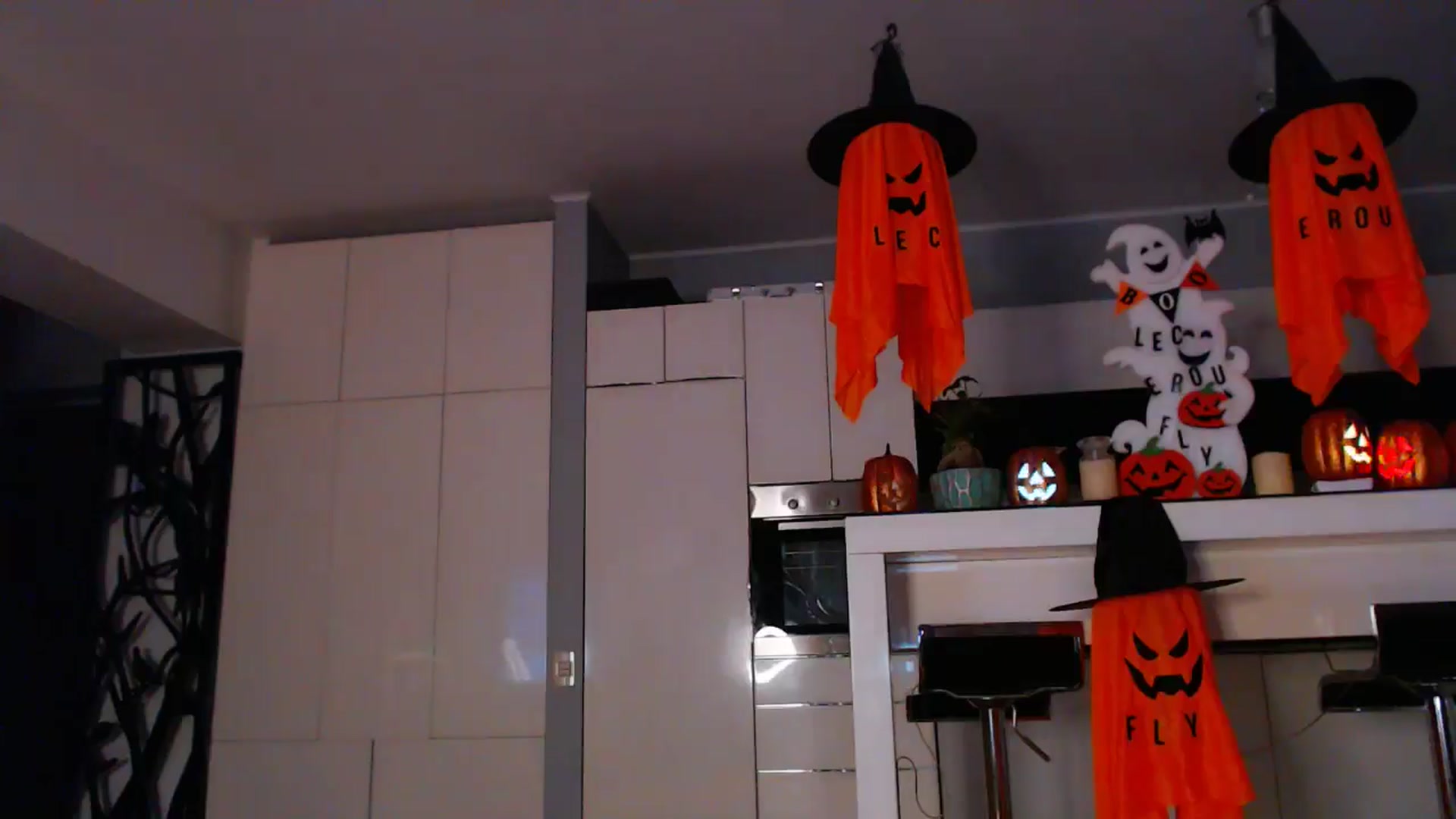 Gallery image thumbnail from D_y_y's myfreecams stream on, 10/30/2024, 04:27 image 18 of 20