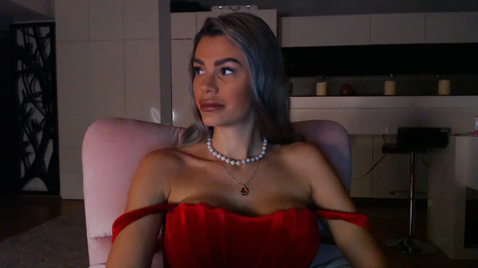 Gallery image thumbnail from D_y_y's myfreecams stream on, 11/07/2024, 05:40 image 1 of 20