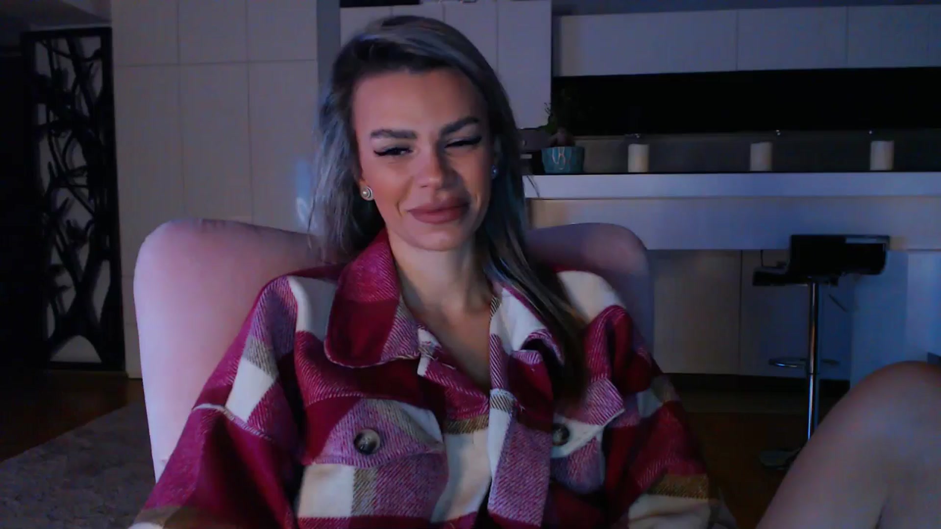 Gallery image thumbnail from D_y_y's myfreecams stream on, 11/20/2024, 05:36 image 1 of 20