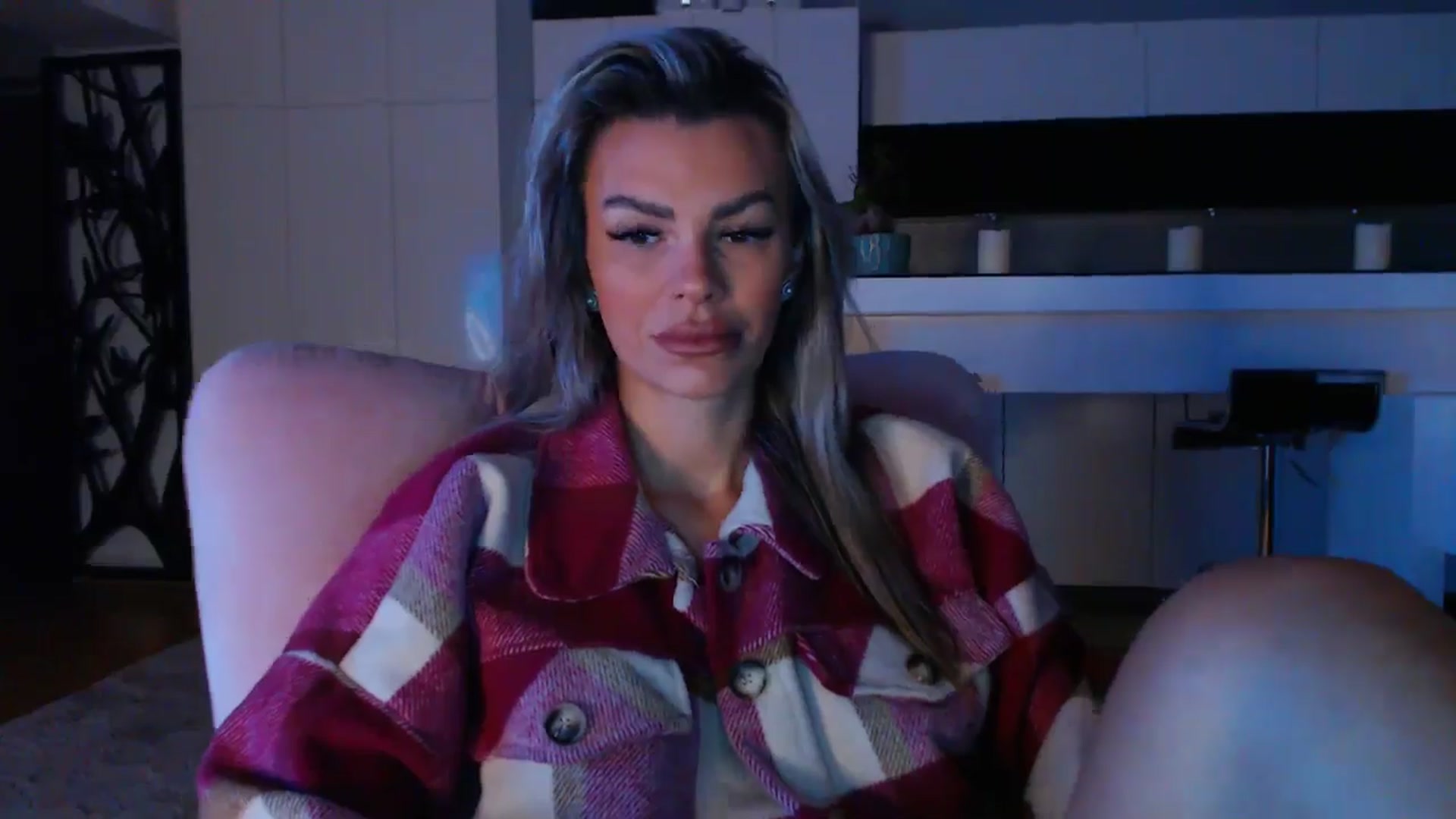Gallery image thumbnail from D_y_y's myfreecams stream on, 11/20/2024, 05:36 image 5 of 20