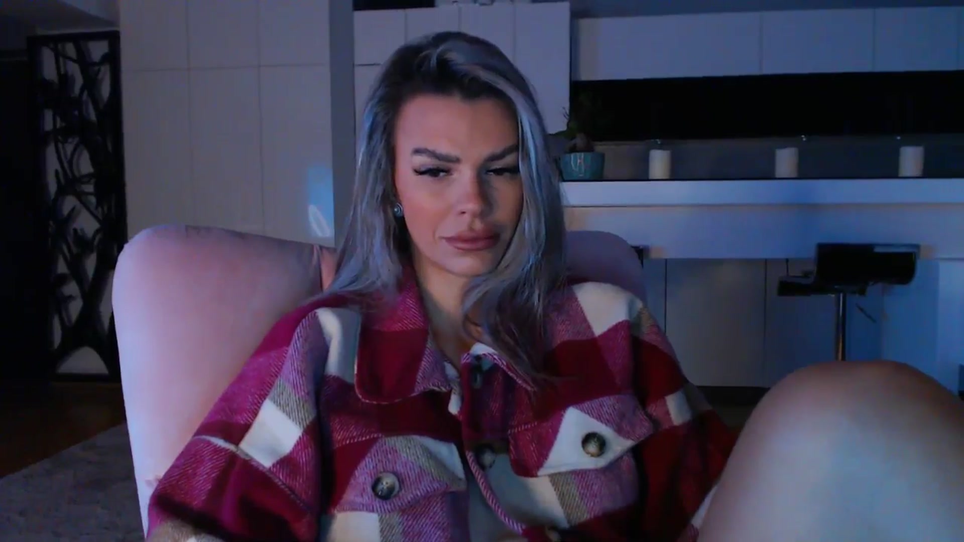 Gallery image thumbnail from D_y_y's myfreecams stream on, 11/20/2024, 05:36 image 17 of 20