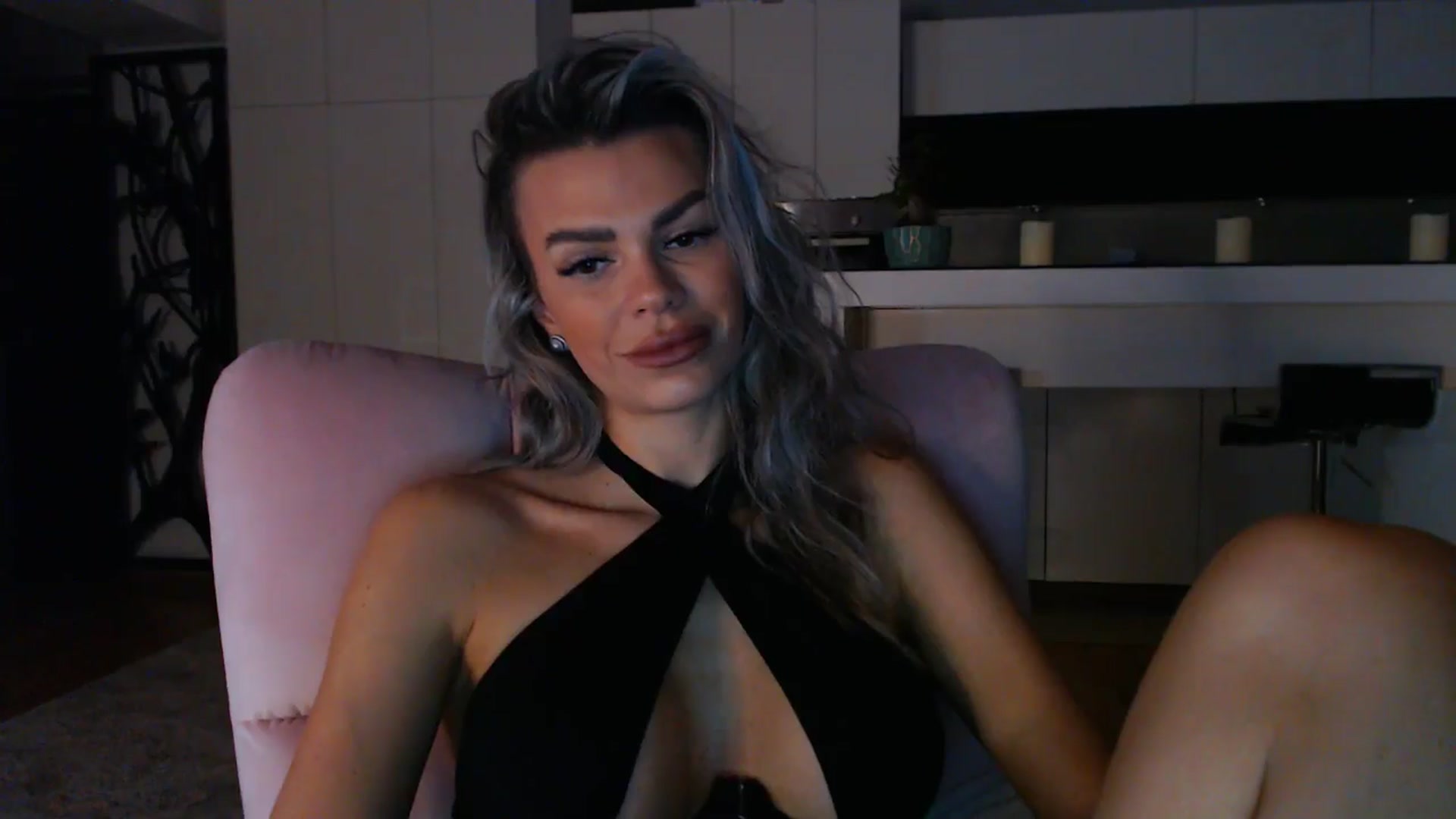 Gallery image thumbnail from D_y_y's myfreecams stream on, 11/21/2024, 05:50 image 17 of 20