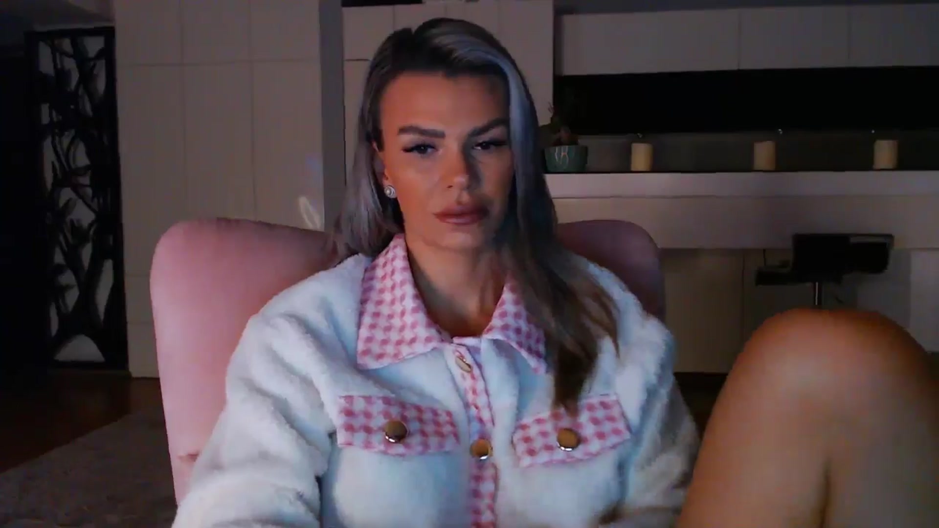 Gallery image thumbnail from D_y_y's myfreecams stream on, 11/22/2024, 05:39 image 3 of 20