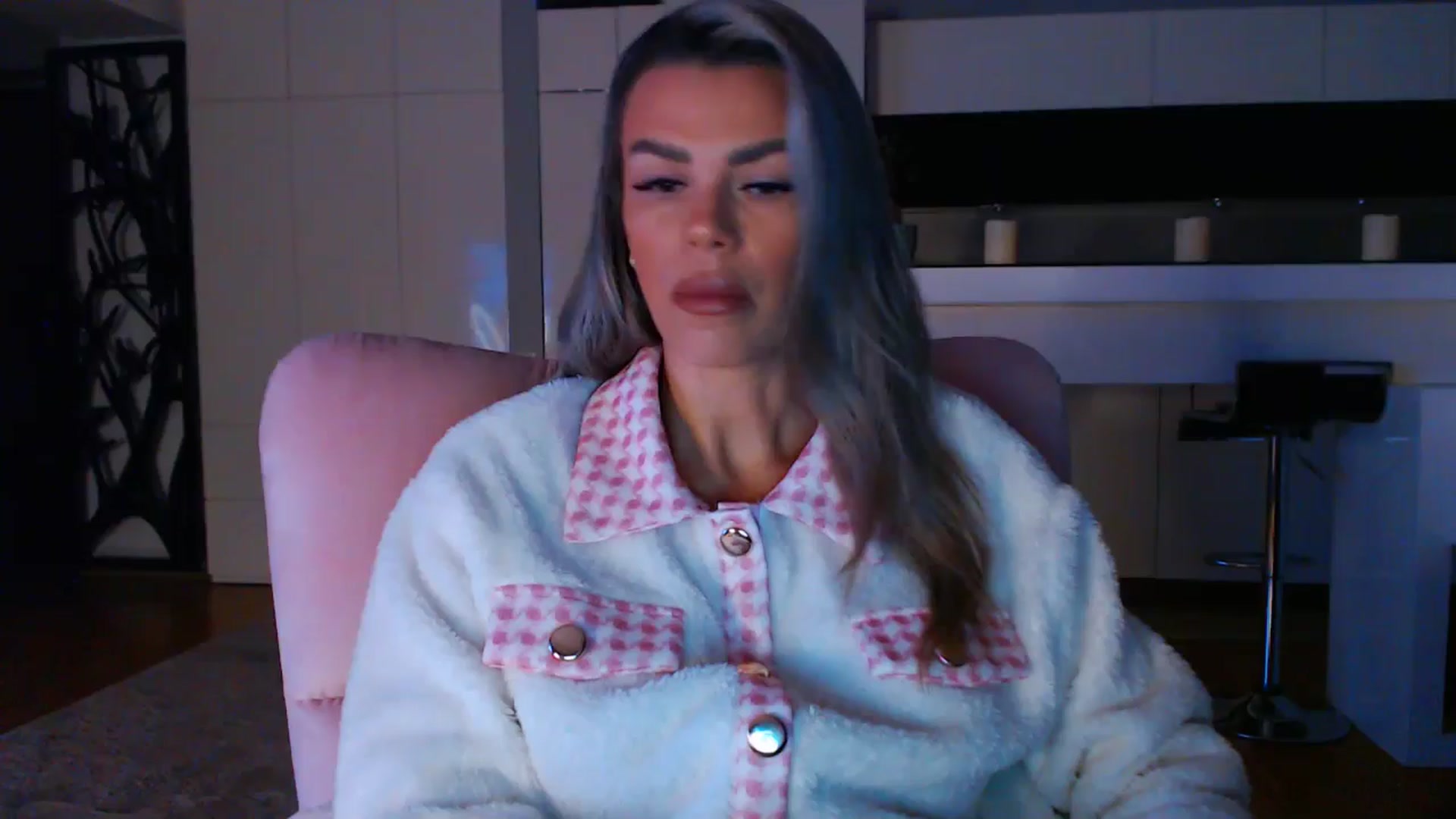 Gallery image thumbnail from D_y_y's myfreecams stream on, 11/22/2024, 05:39 image 6 of 20