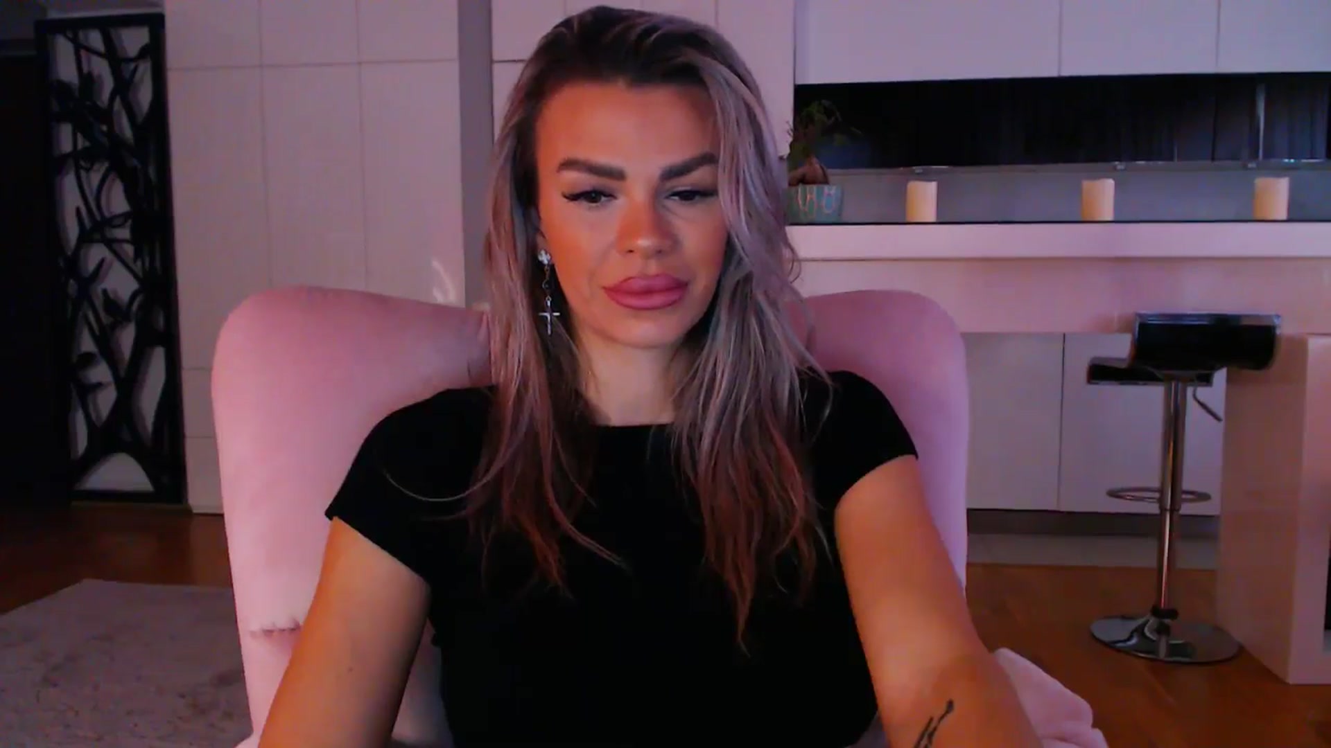 Gallery image thumbnail from D_y_y's myfreecams stream on, 11/25/2024, 05:58 image 20 of 20