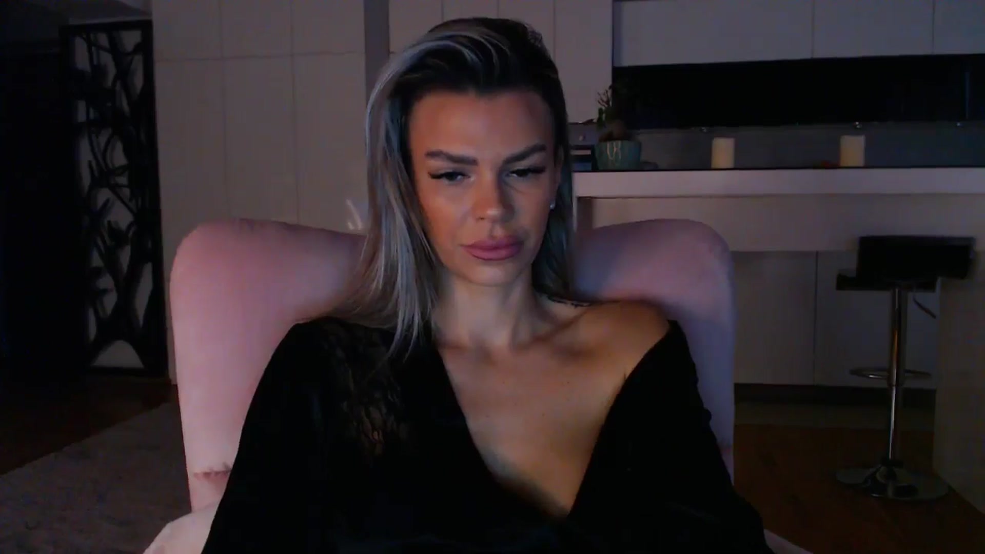 Gallery image thumbnail from D_y_y's myfreecams stream on, 12/01/2024, 06:10 image 19 of 20