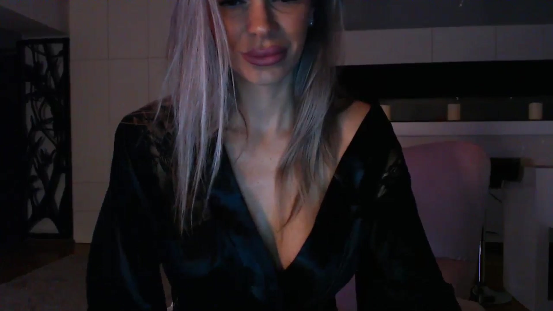 Gallery image thumbnail from D_y_y's myfreecams stream on, 12/01/2024, 06:10 image 14 of 20