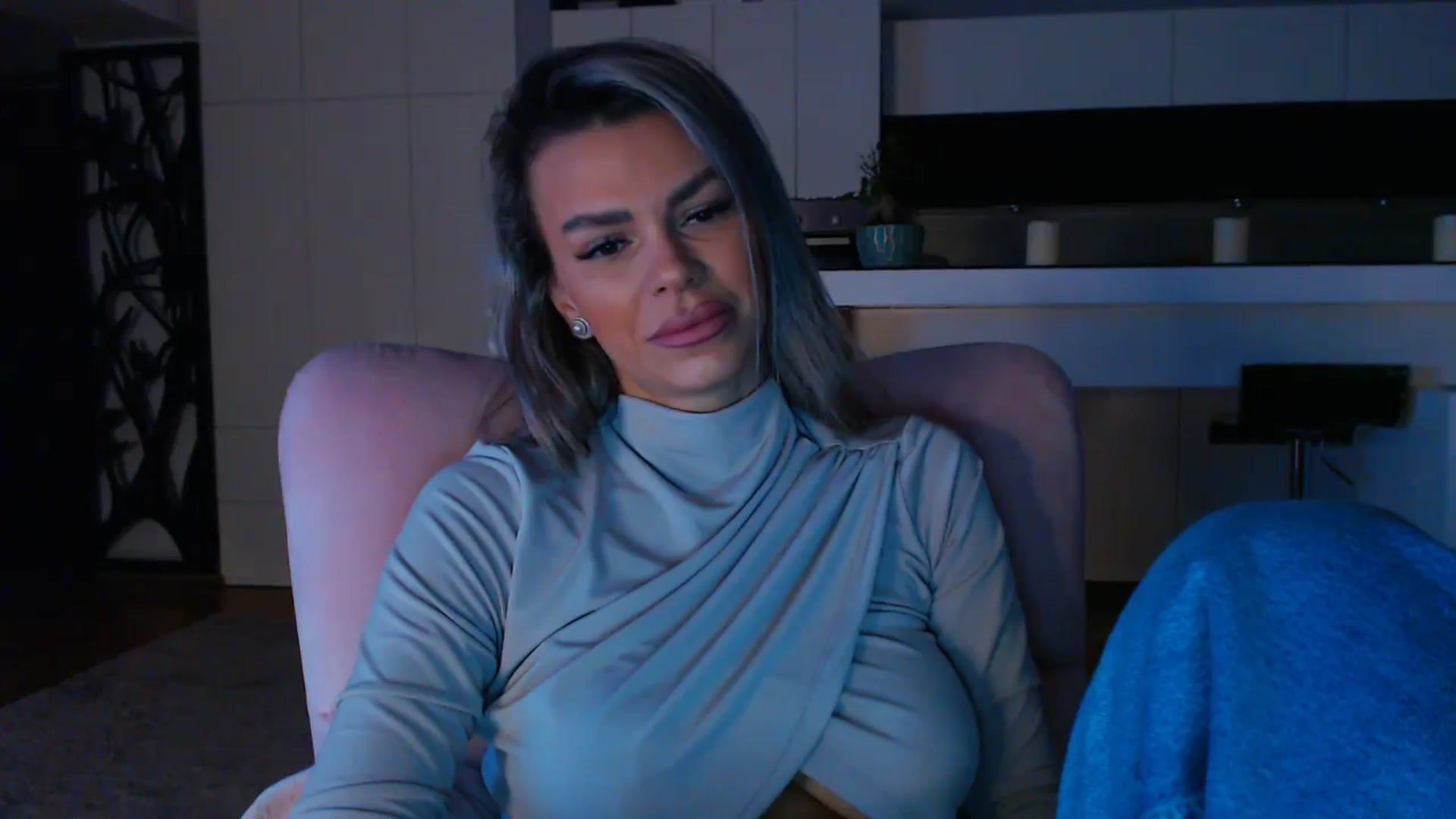 Gallery image thumbnail from D_y_y's myfreecams stream on, 12/01/2024, 06:10 image 7 of 20