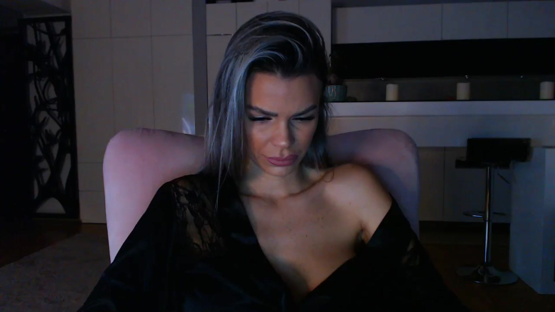 Gallery image thumbnail from D_y_y's myfreecams stream on, 12/01/2024, 06:10 image 13 of 20