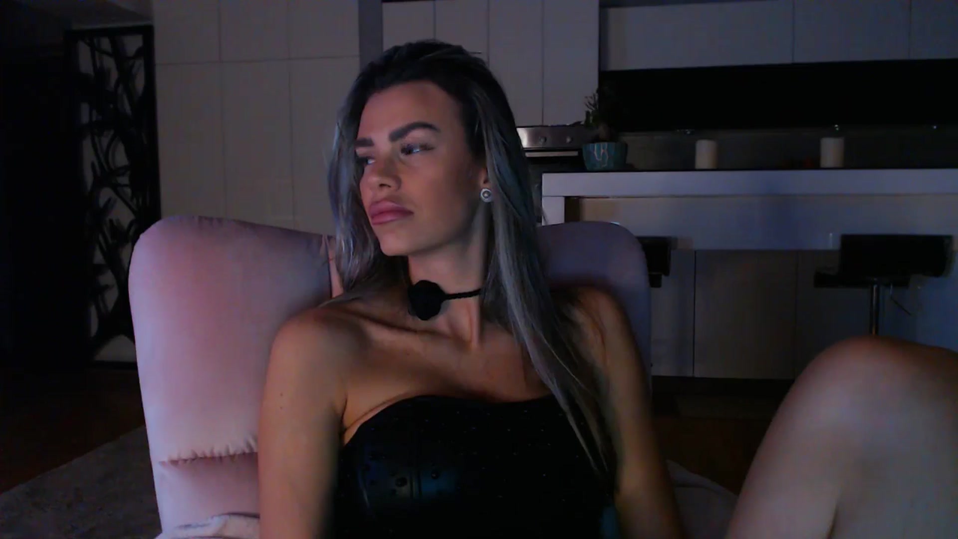 Gallery image thumbnail from D_y_y's myfreecams stream on, 12/04/2024, 05:32 image 16 of 20
