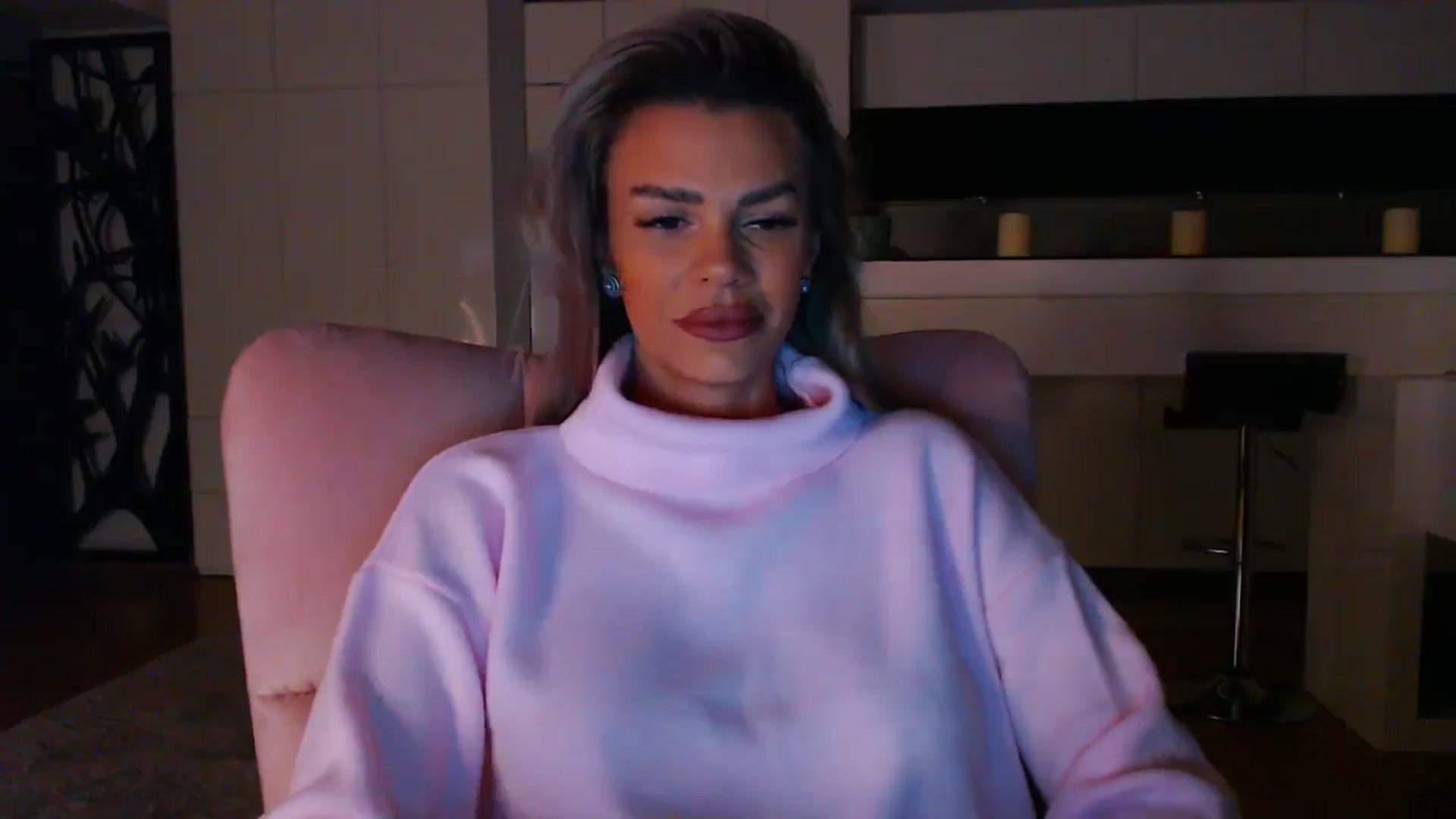 Gallery image thumbnail from D_y_y's myfreecams stream on, 12/05/2024, 05:02 image 17 of 20