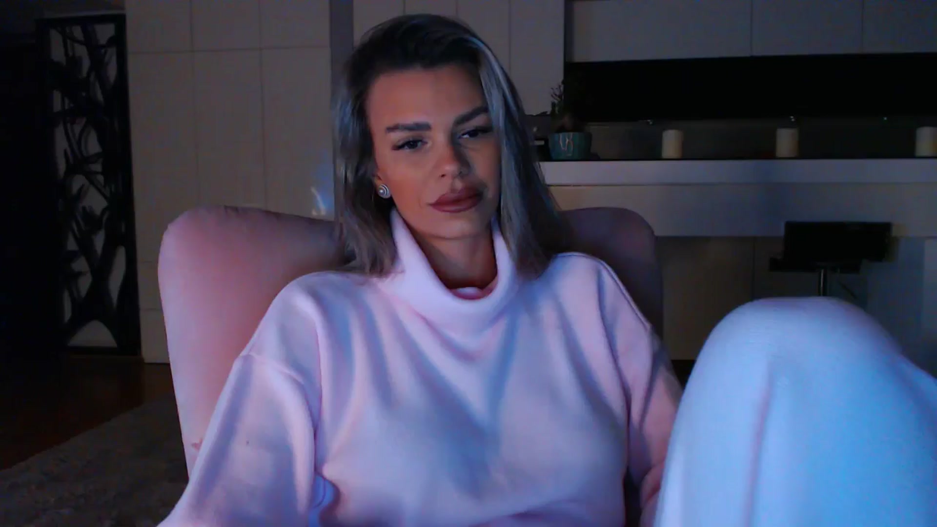 Gallery image thumbnail from D_y_y's myfreecams stream on, 12/05/2024, 05:02 image 1 of 20
