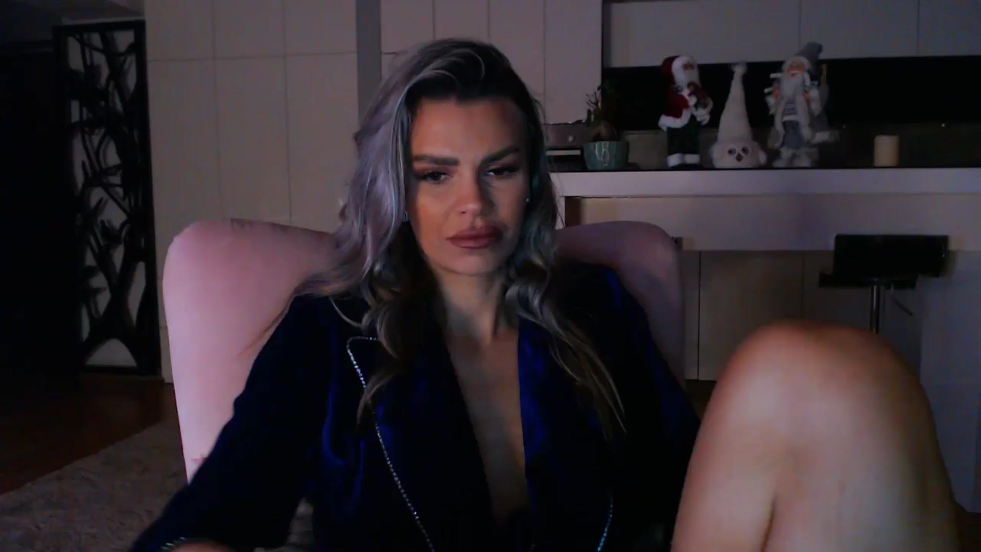 Gallery image thumbnail from D_y_y's myfreecams stream on, 12/06/2024, 05:49 image 12 of 20