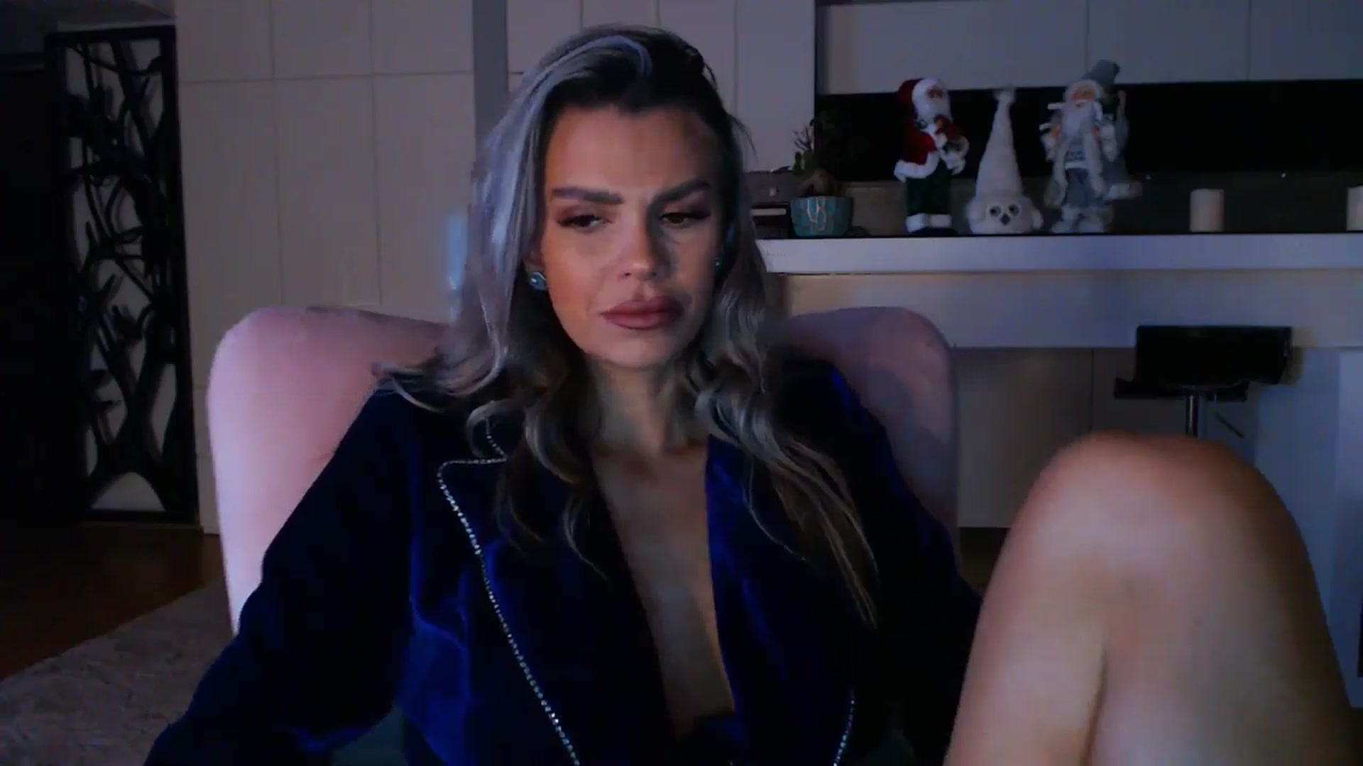 Gallery image thumbnail from D_y_y's myfreecams stream on, 12/06/2024, 05:49 image 6 of 20