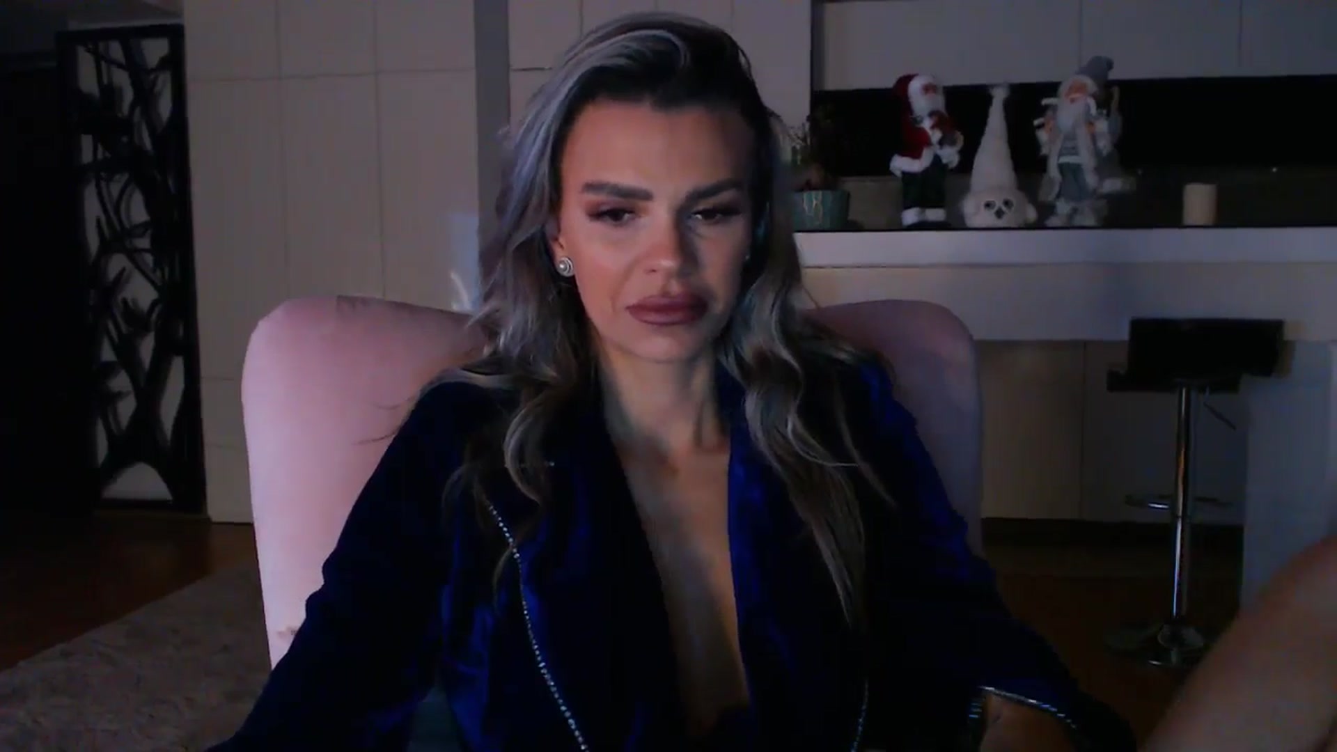 Gallery image thumbnail from D_y_y's myfreecams stream on, 12/06/2024, 05:49 image 4 of 20