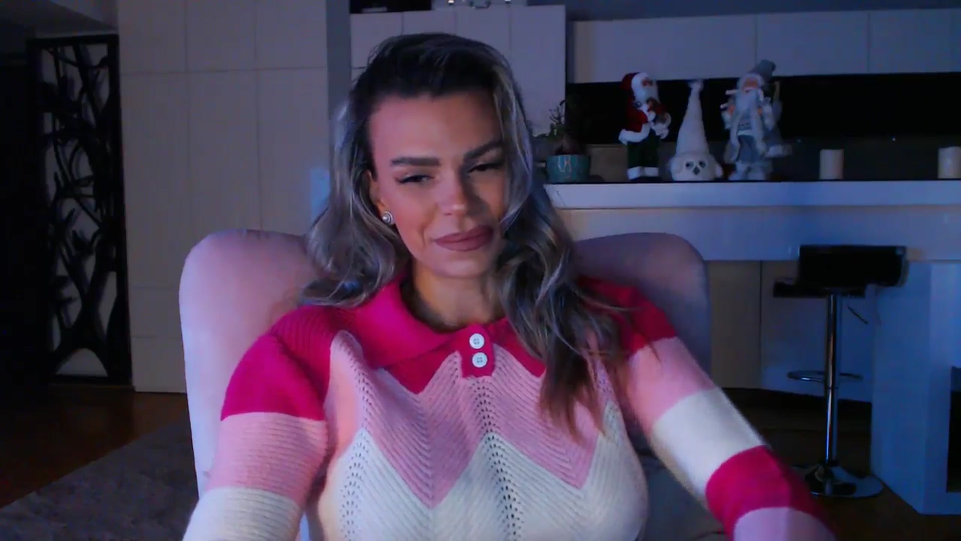 Gallery image thumbnail from D_y_y's myfreecams stream on, 12/07/2024, 05:47 image 10 of 20