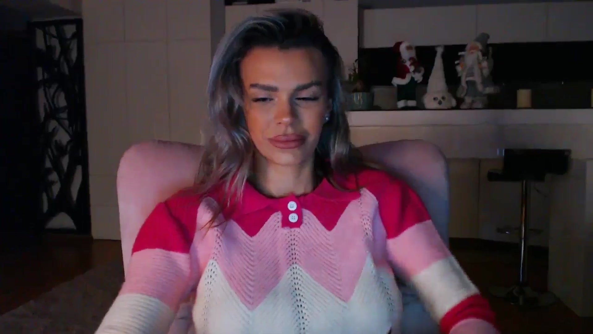Gallery image thumbnail from D_y_y's myfreecams stream on, 12/07/2024, 05:47 image 17 of 20