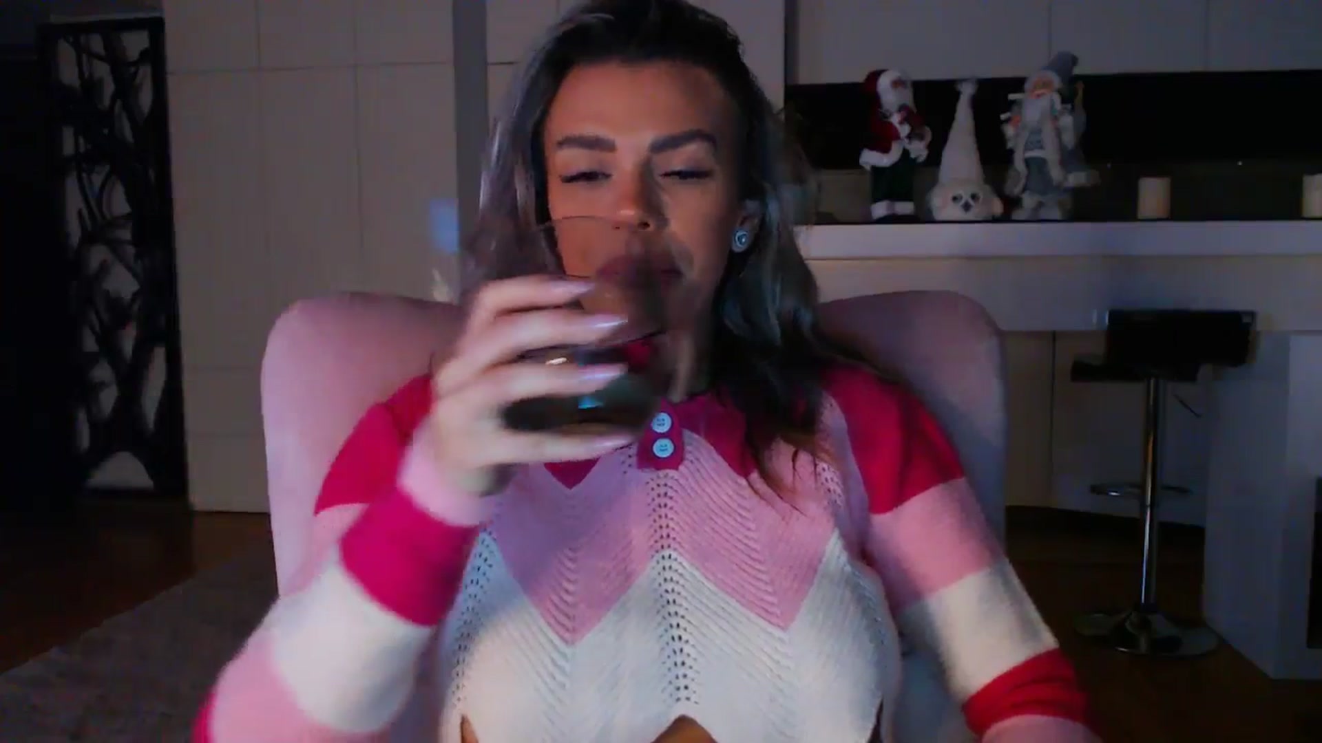 Gallery image thumbnail from D_y_y's myfreecams stream on, 12/07/2024, 05:47 image 15 of 20