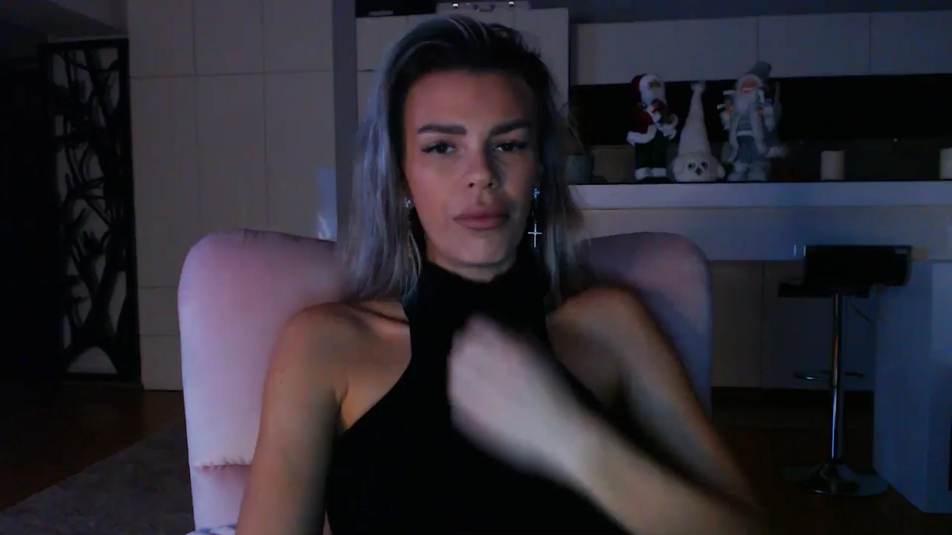Gallery image thumbnail from D_y_y's myfreecams stream on, 12/10/2024, 05:48 image 15 of 20