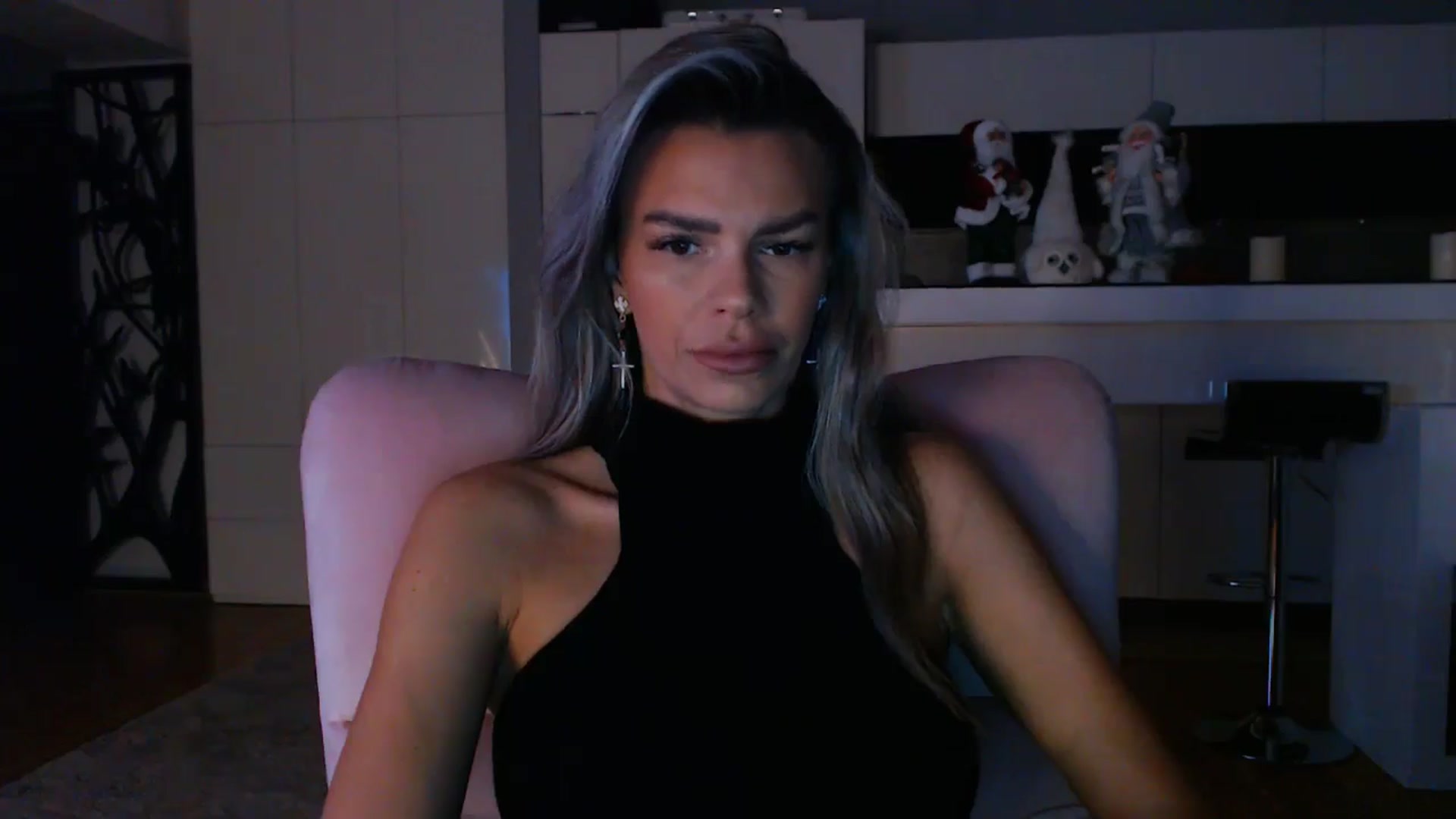 Gallery image thumbnail from D_y_y's myfreecams stream on, 12/10/2024, 05:48 image 5 of 20