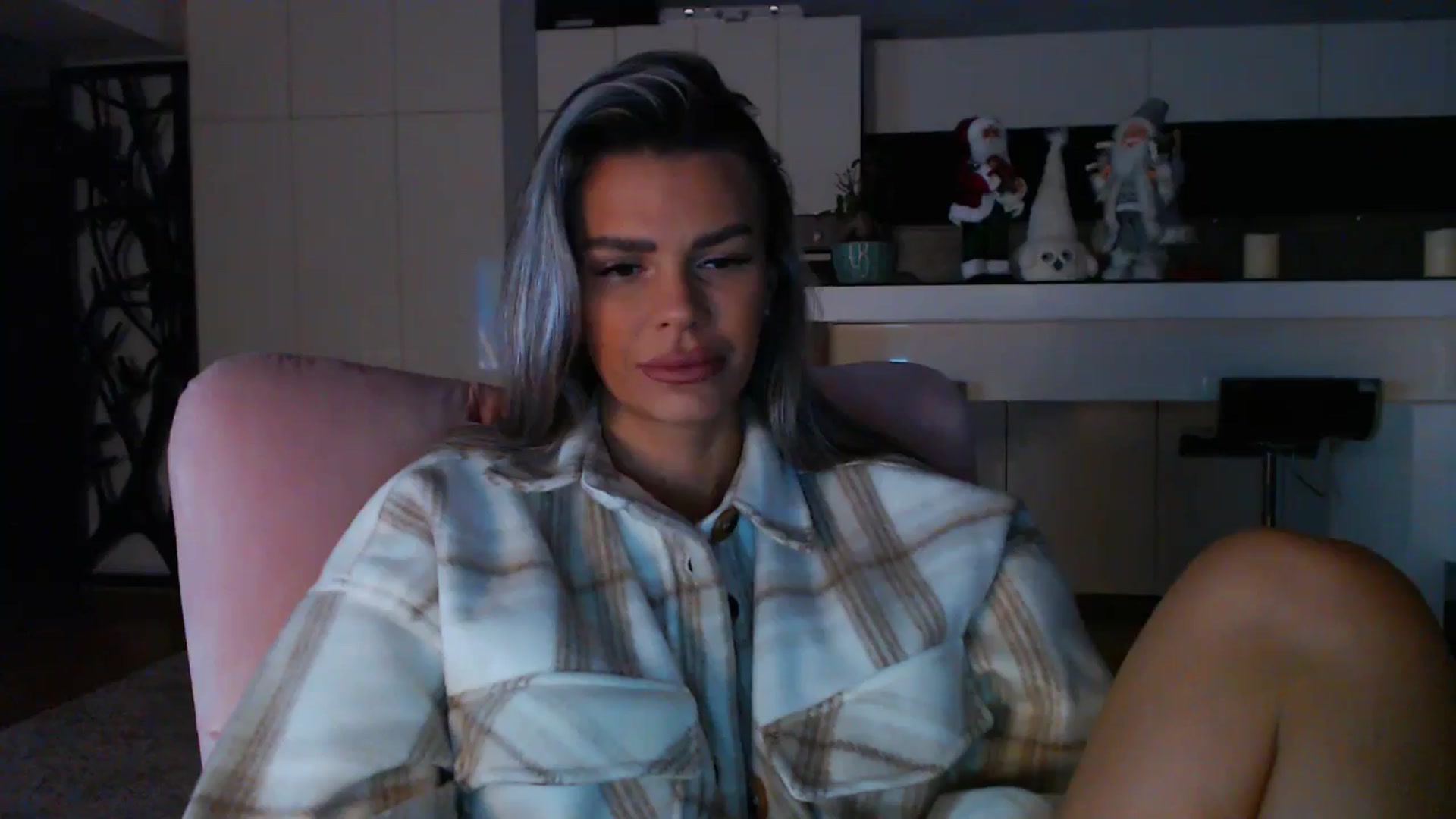 Gallery image thumbnail from D_y_y's myfreecams stream on, 12/12/2024, 05:47 image 16 of 20